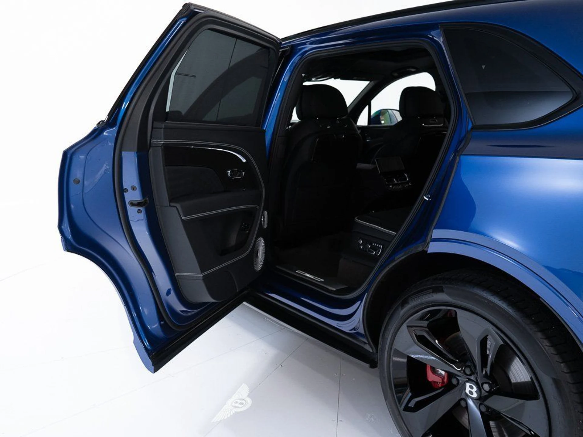 mph019_2111253940_e8af3d2e7d1746278314d4d1bfd6704d_0d1c5d40b4