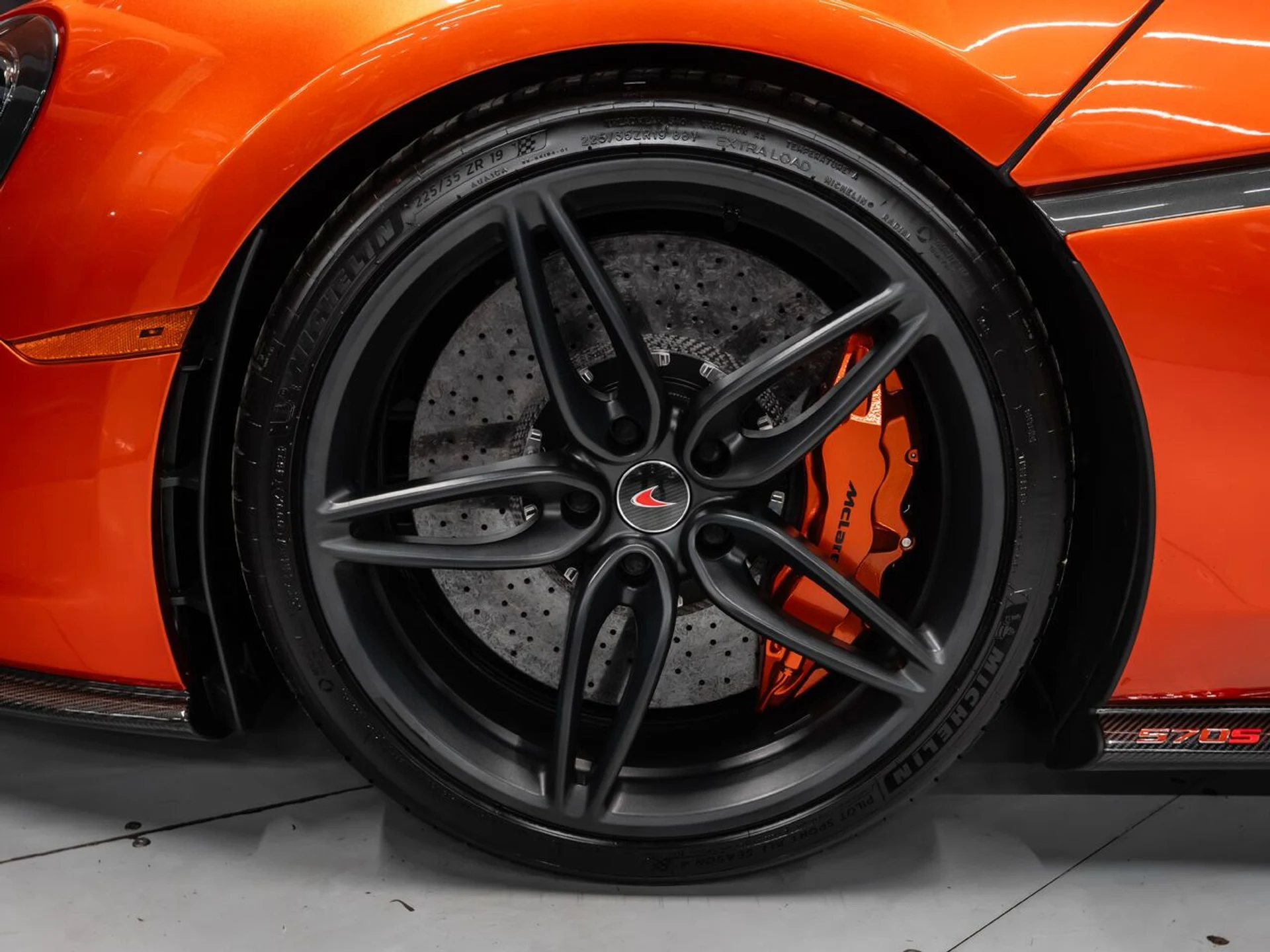 mph019_2113984300_mclaren_570s_2017_f63b4e2e48