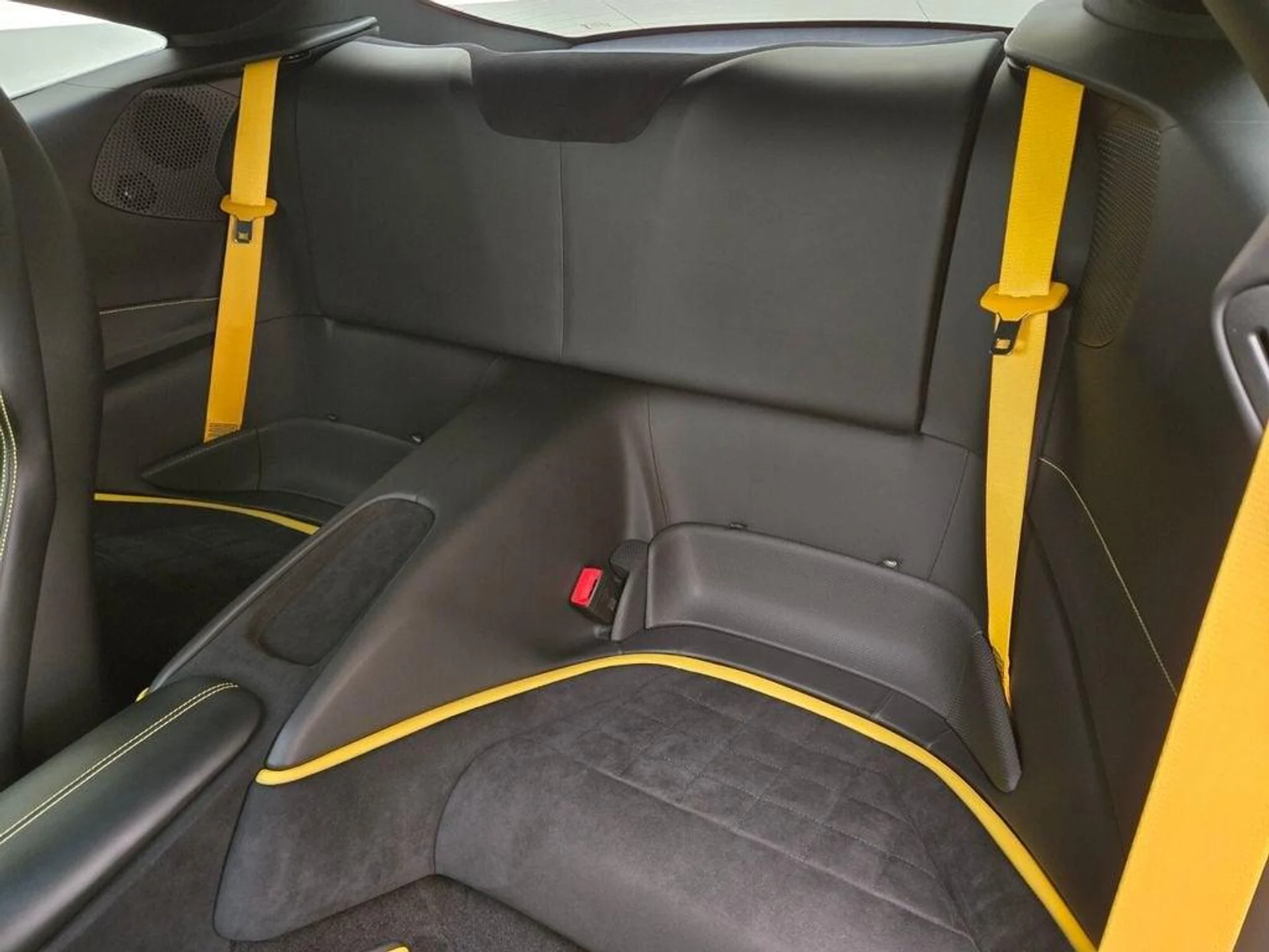 mph019_211678670_Used_2022_Ferrari_Roma_1775292313_2ac00c14a3