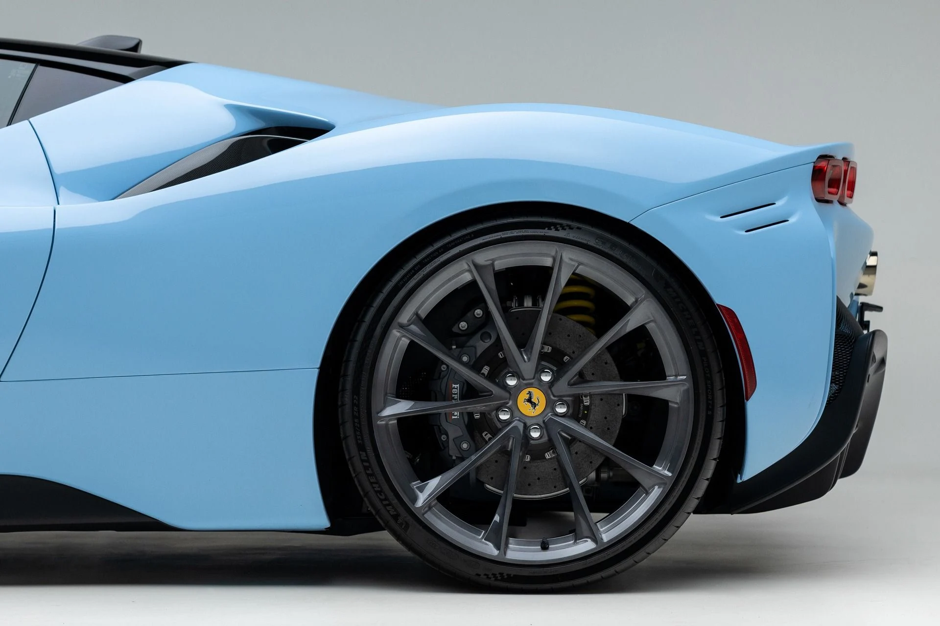 mph019_2116809343_13031_p20_l_5f4305a93c