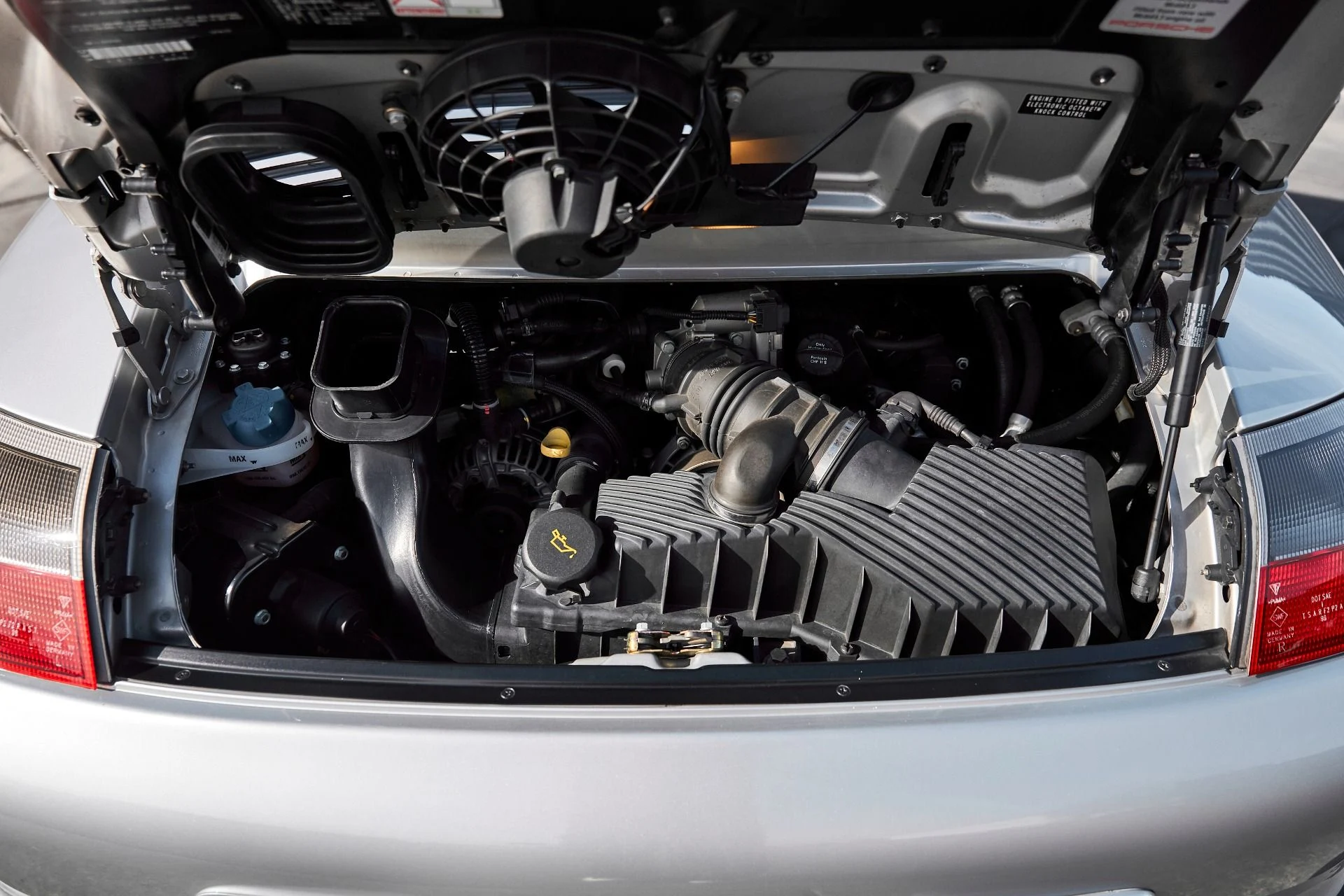 mph019_2122699884_Used_2002_Porsche_911_Carrera_1766458417_d8fcef59b7