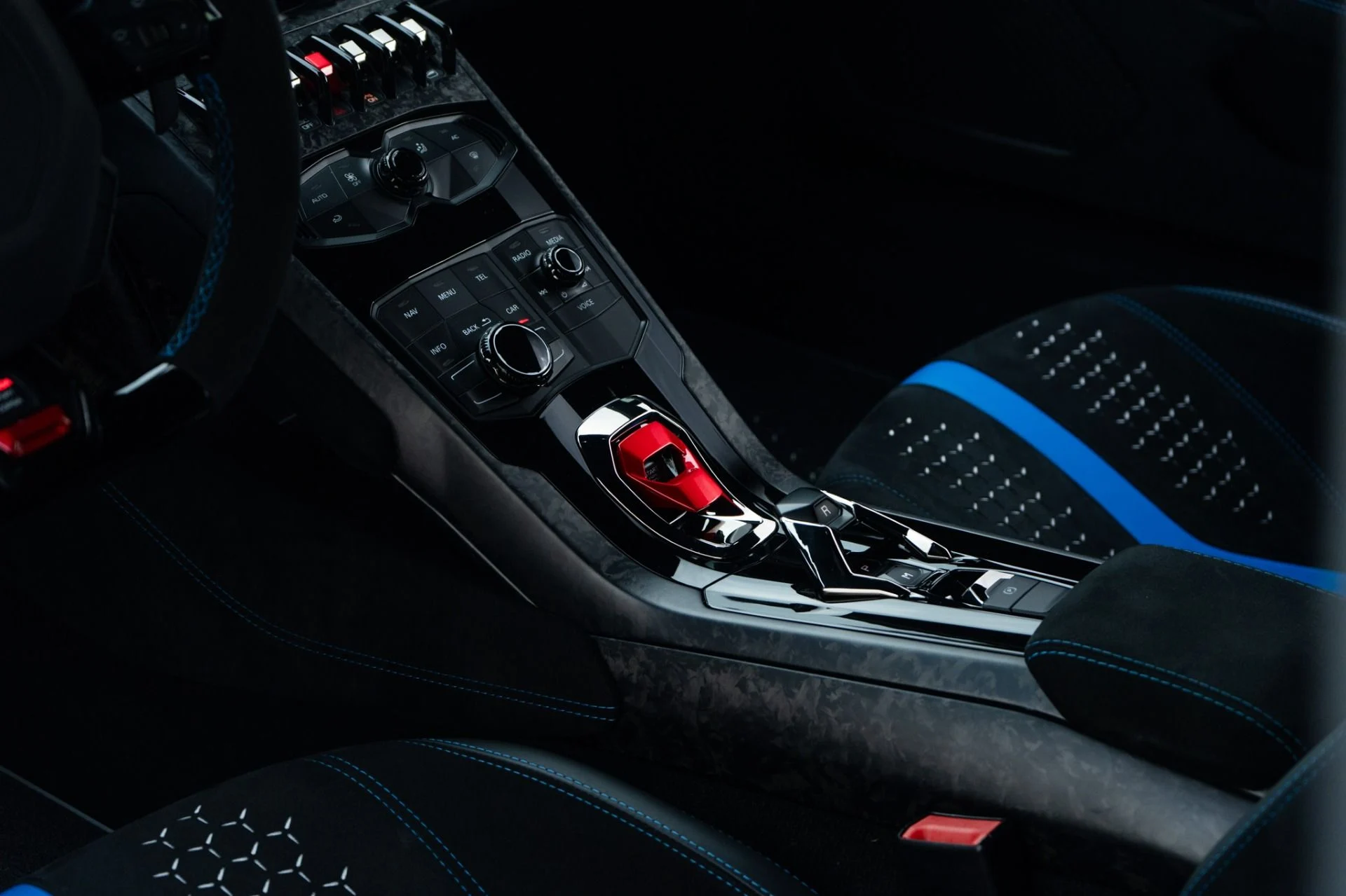 mph019_2126366145_Used_2018_Lamborghini_Huracan_LP_640_4_Performante_1776702980_53afee8418