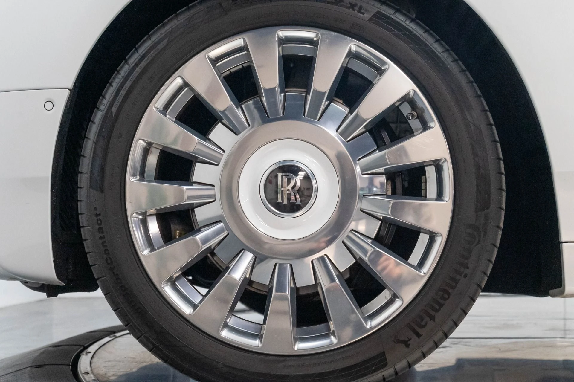 mph019_2129363922_Used_2019_Rolls_Royce_Phantom_1787168421_448ca66f05