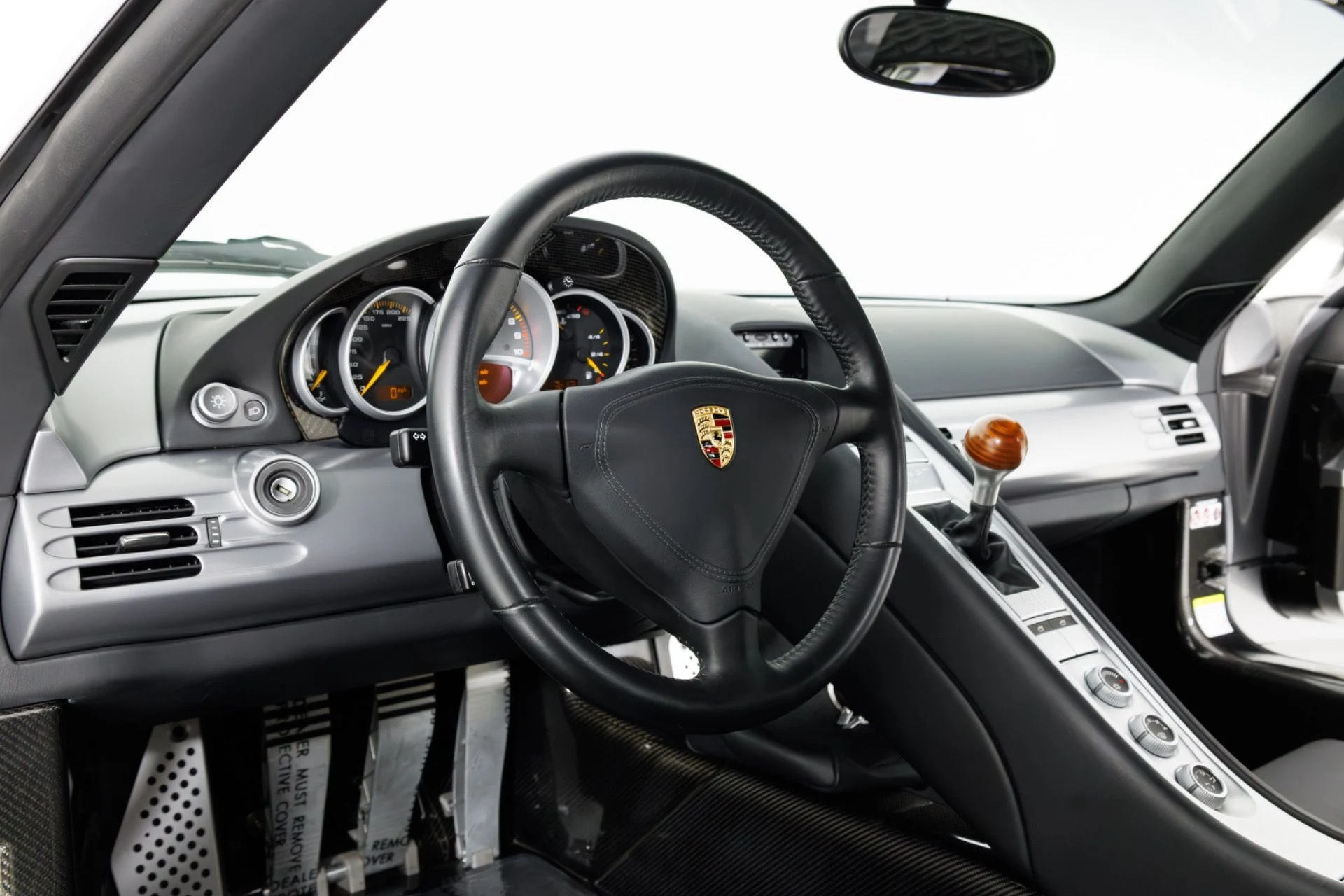 mph019_2129395984_Used_2004_Porsche_Carrera_GT_1780937853_42c800635a