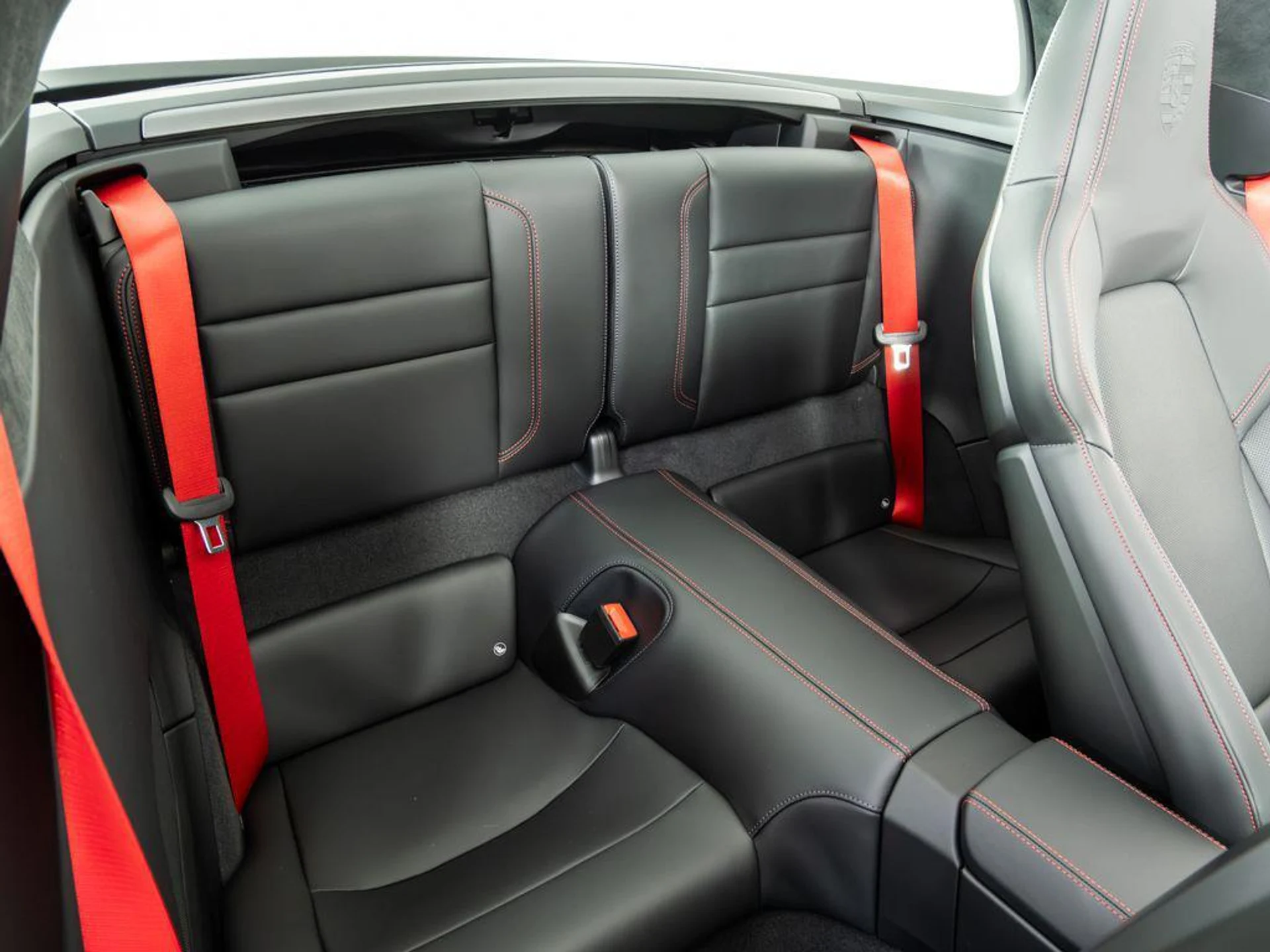 mph019_2129649743_D9tzuusdilpw_Q_Xkfi_A_Ye_Evvouqg_a03012d7df