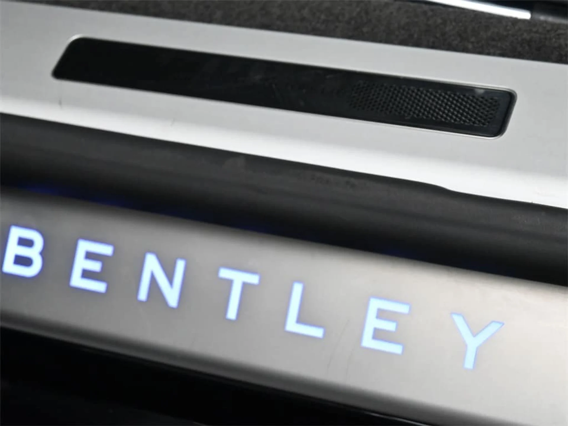 mph019_2134539131_357b6bf98b8be66ad44989cf095f0360x_2db61c9b21