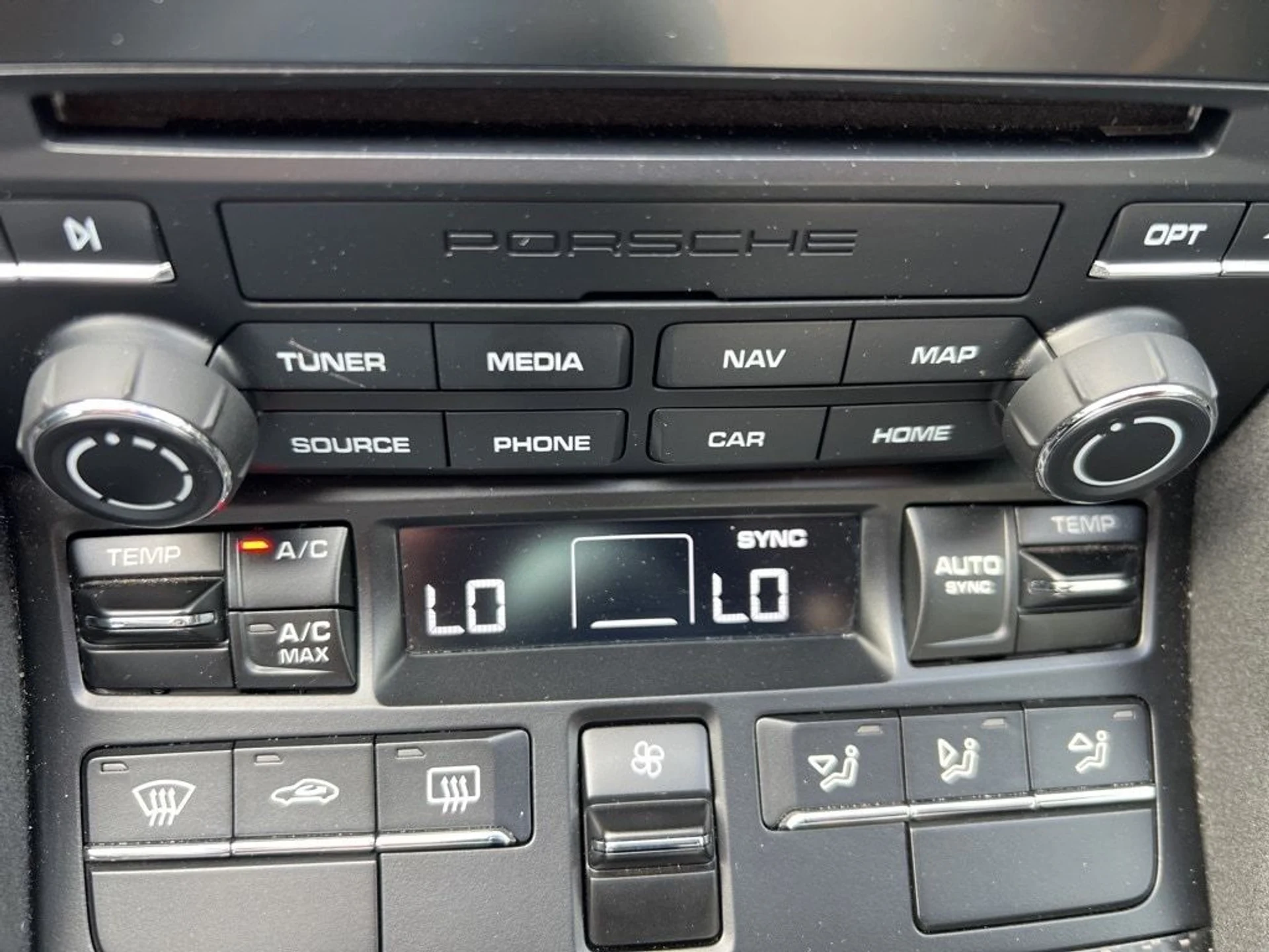 mph019_2135752303_c6bc89be7c1a2718fb4093a64fb07cfcx_8f482c4c71