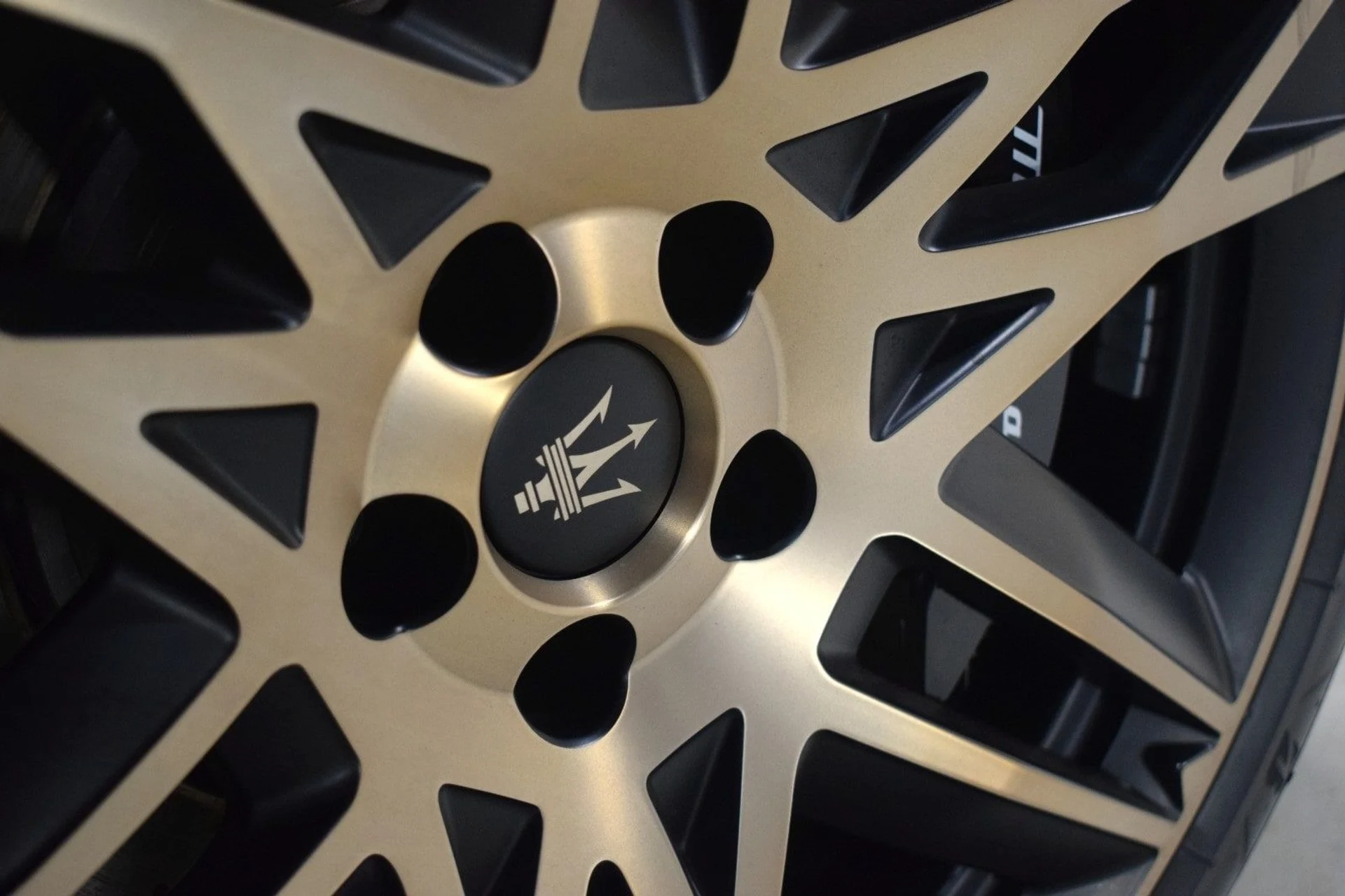 mph019_2137176825_828368b663ca8e467756eea48a797760x_ec2c8de9a5