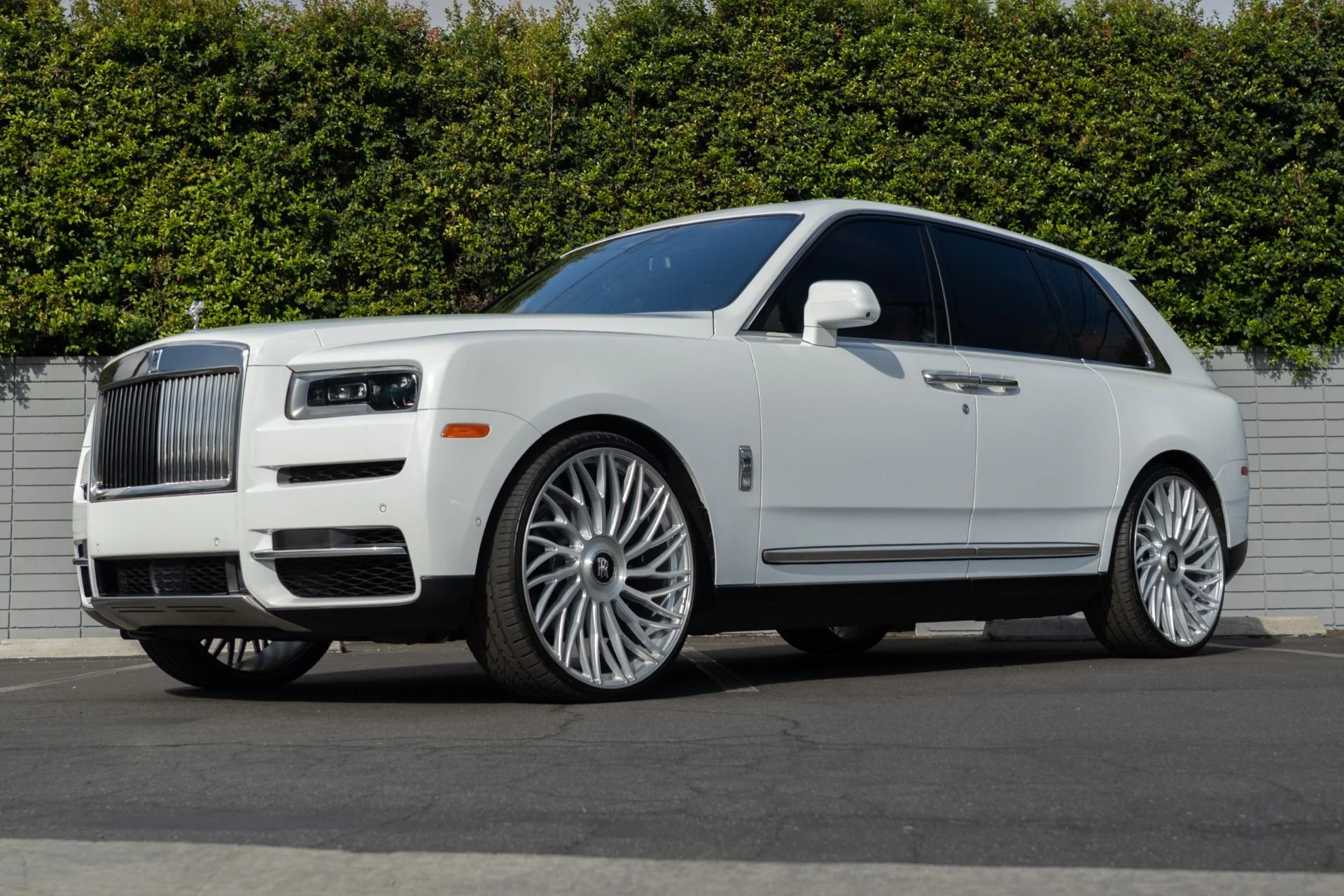 mph019_2138128101_Used_2022_Rolls_Royce_Cullinan_1758310349_681e41aec1