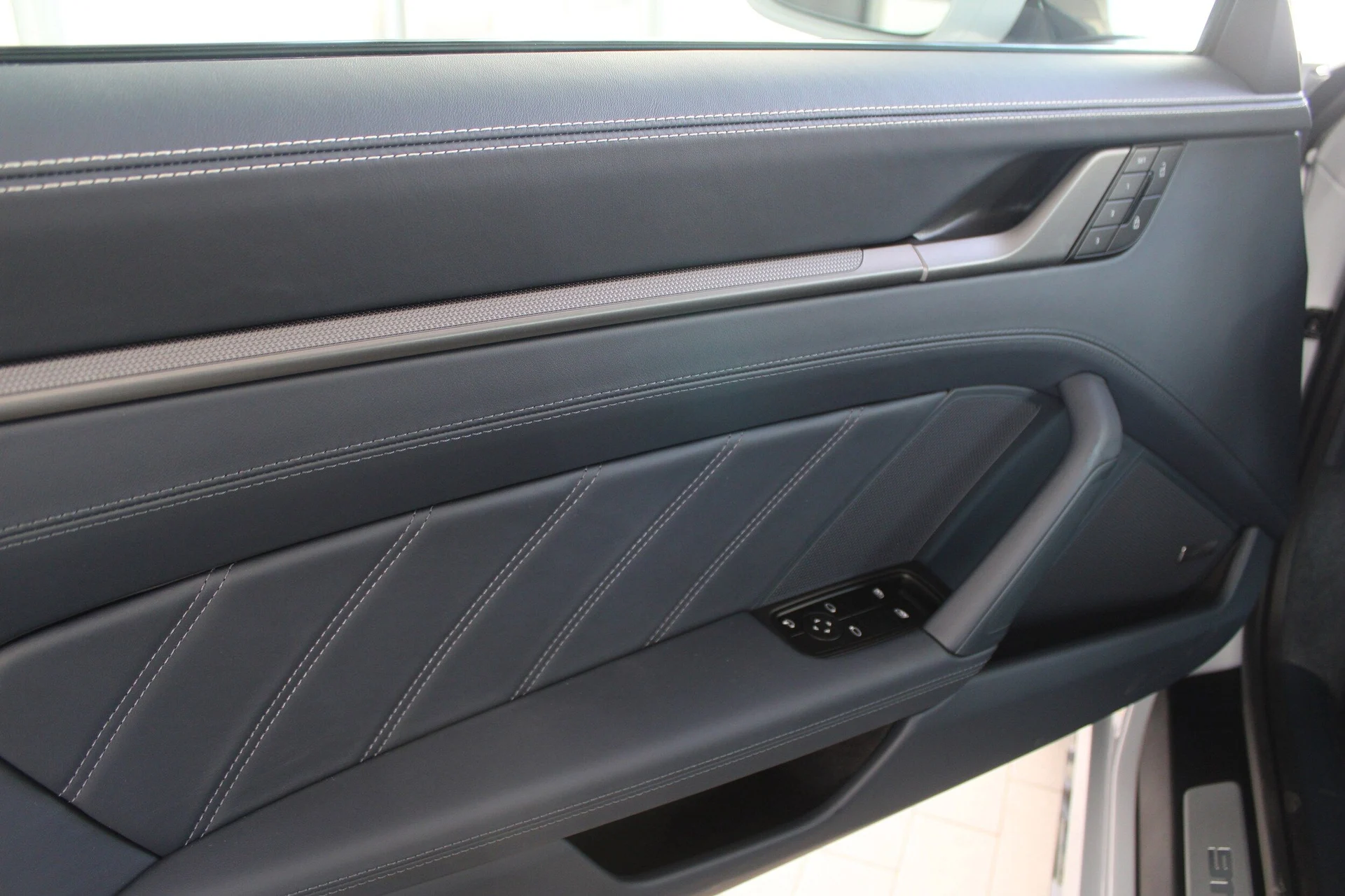 mph019_2142030266_d21c1a82fc0bcb997392f0c09a4a82adx_489b818949