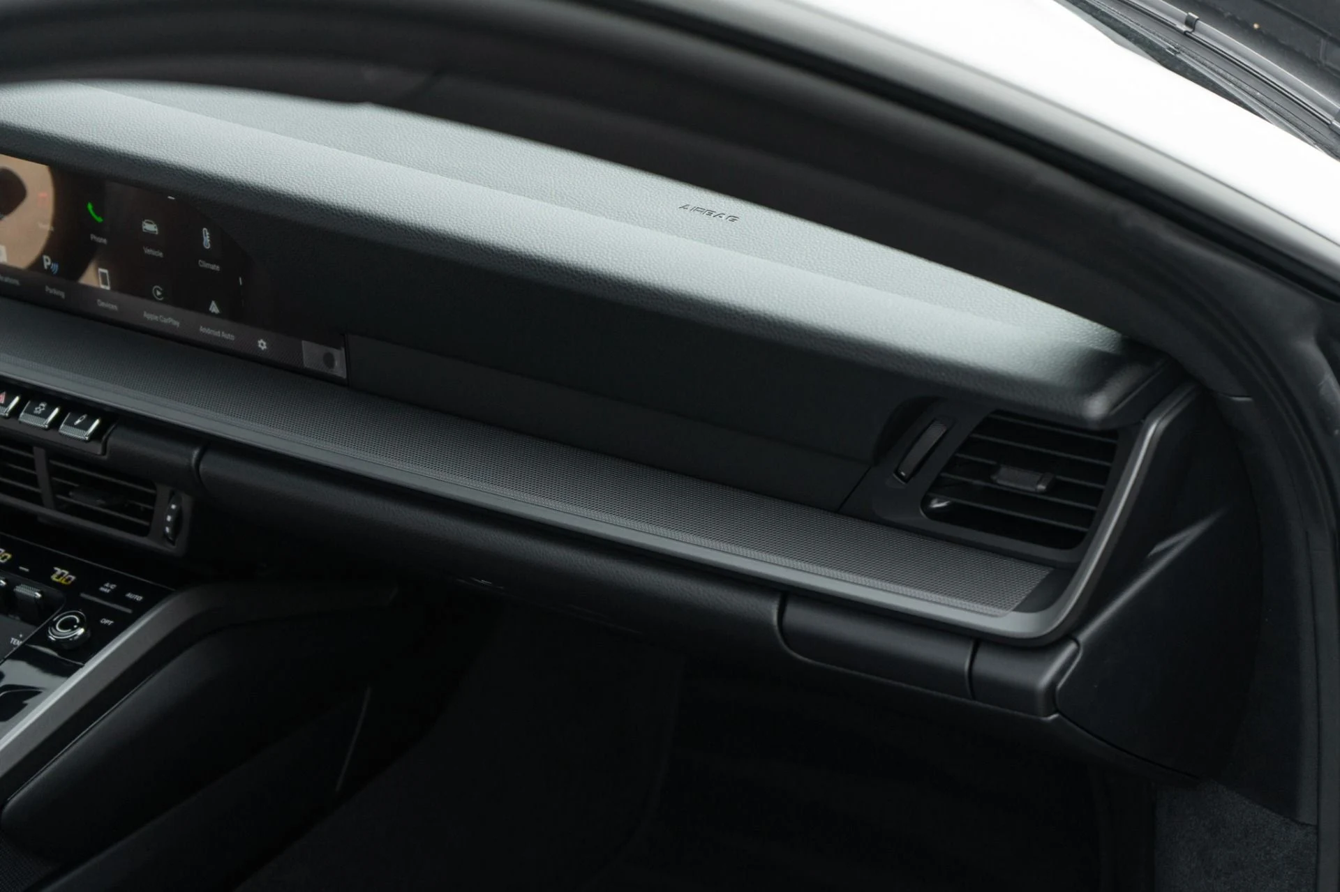 mph019_2148352630_Used_2025_Porsche_911_Carrera_1768944020_d5ca5e8acf