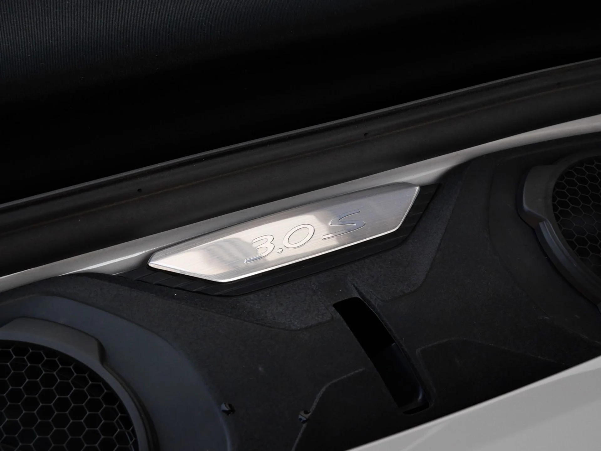 mph019_2150318376_390d4f734031928452fbb665f23752efx_b8246ff883