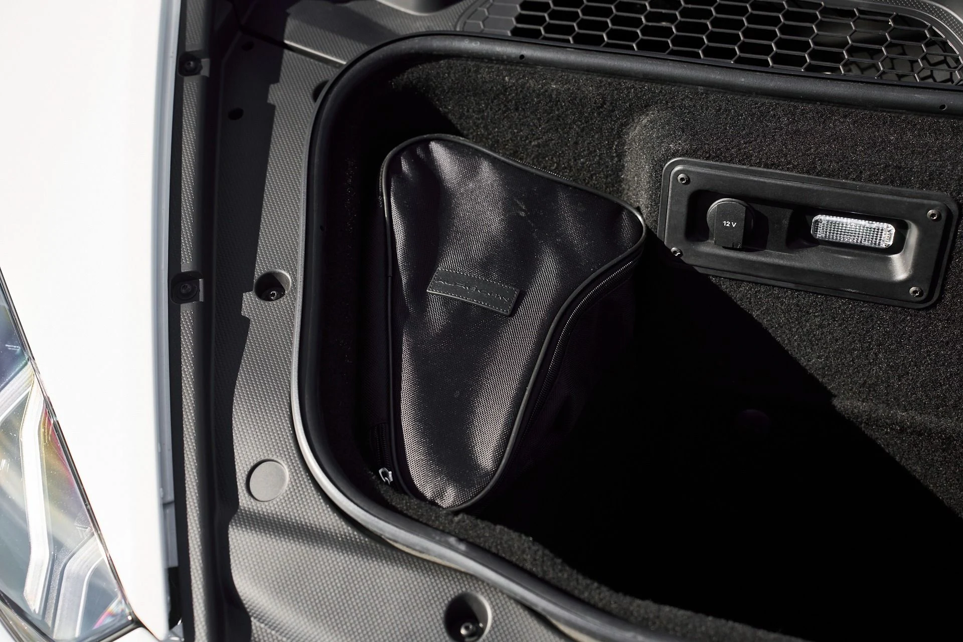 mph019_2152532040_Used_2023_Lamborghini_Huracan_Base_1764123551_ccf53cf070