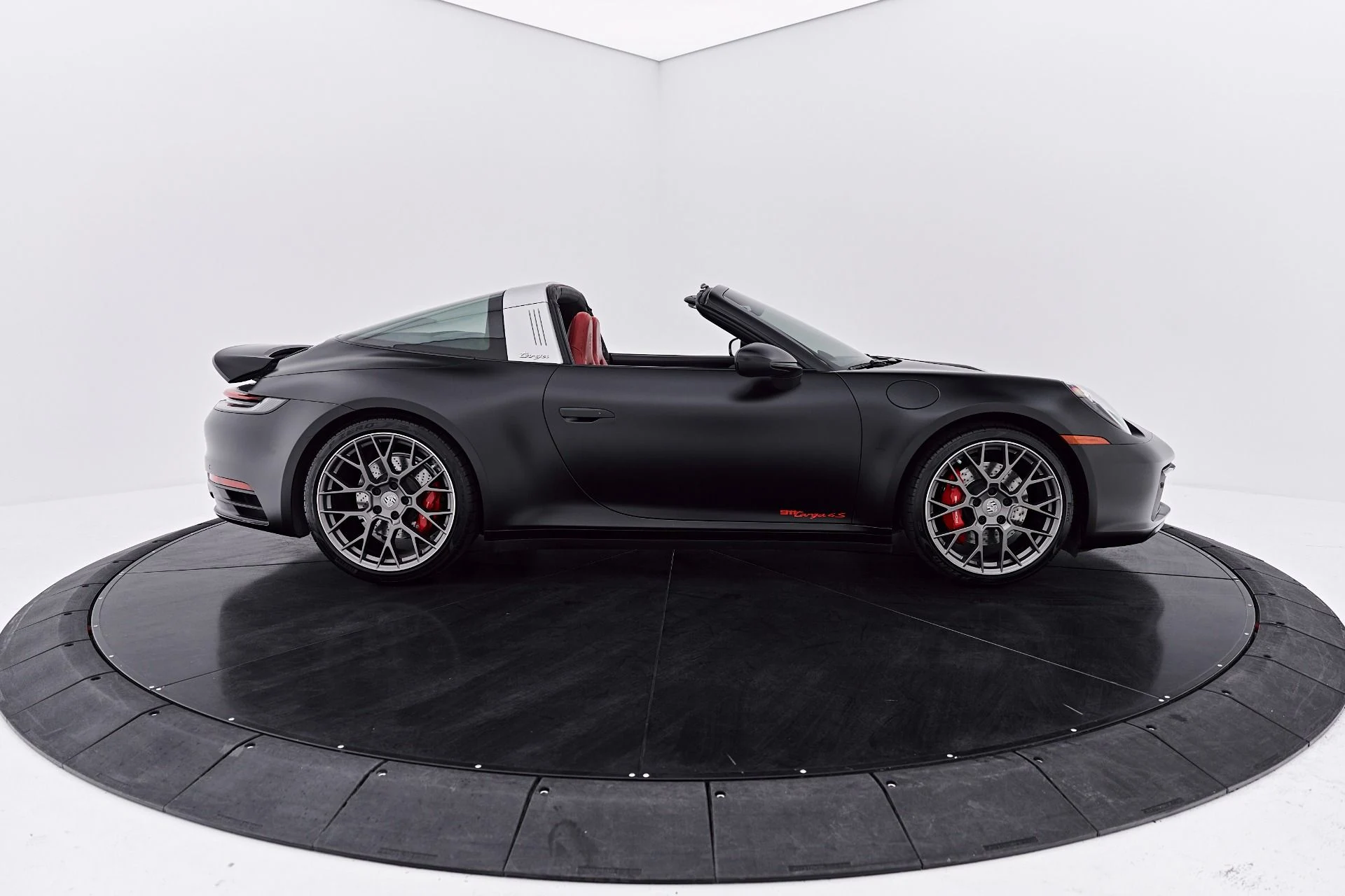 mph019_216980293_Used_2021_Porsche_911_Targa_4_S_1786672002_f806ebfd02