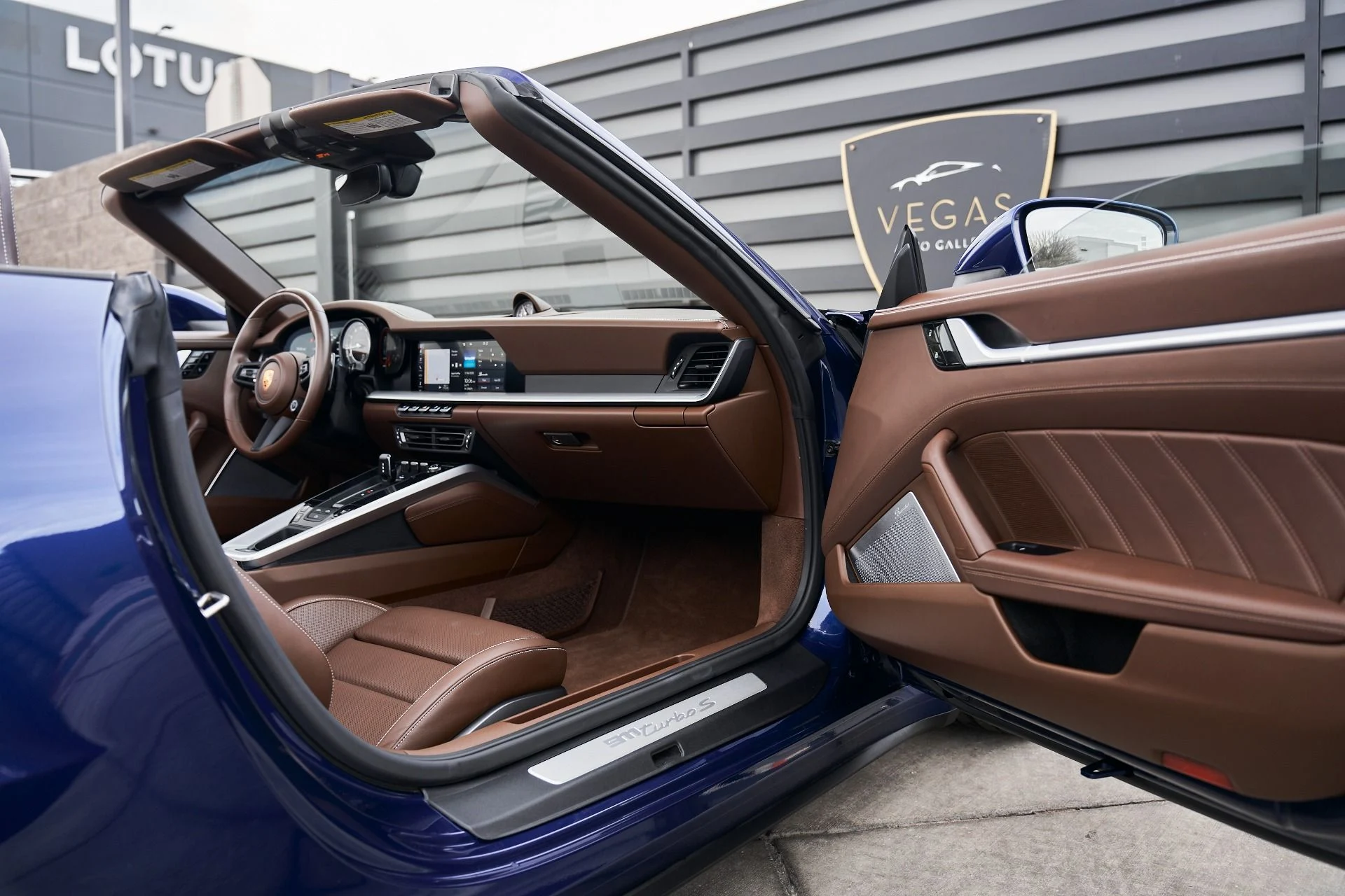 mph019_2169984974_Used_2021_Porsche_911_Turbo_S_1763157442_04b60cf060