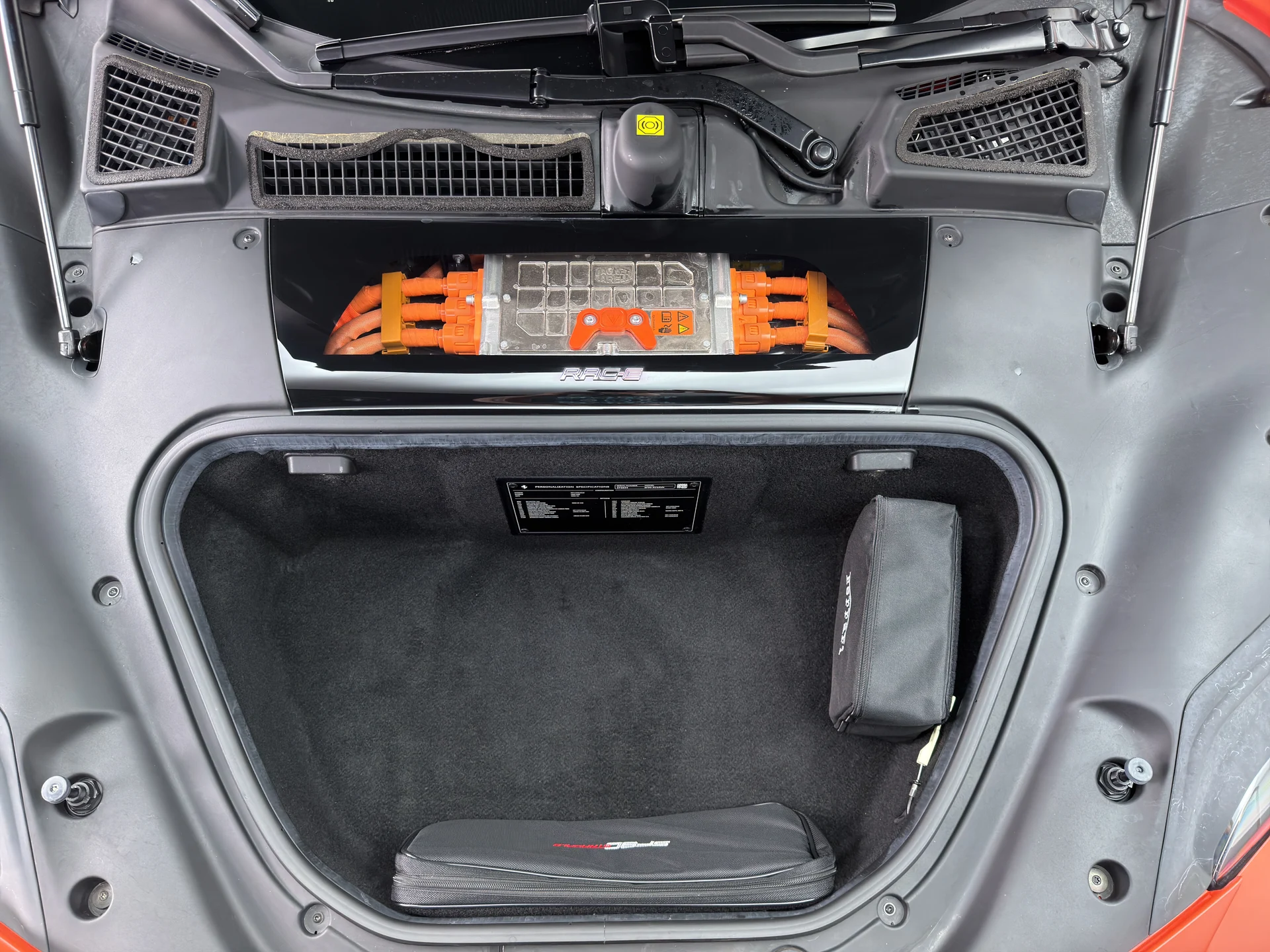 mph019_2172124693_RP_8562_engine_bay_002_b1477f0d48