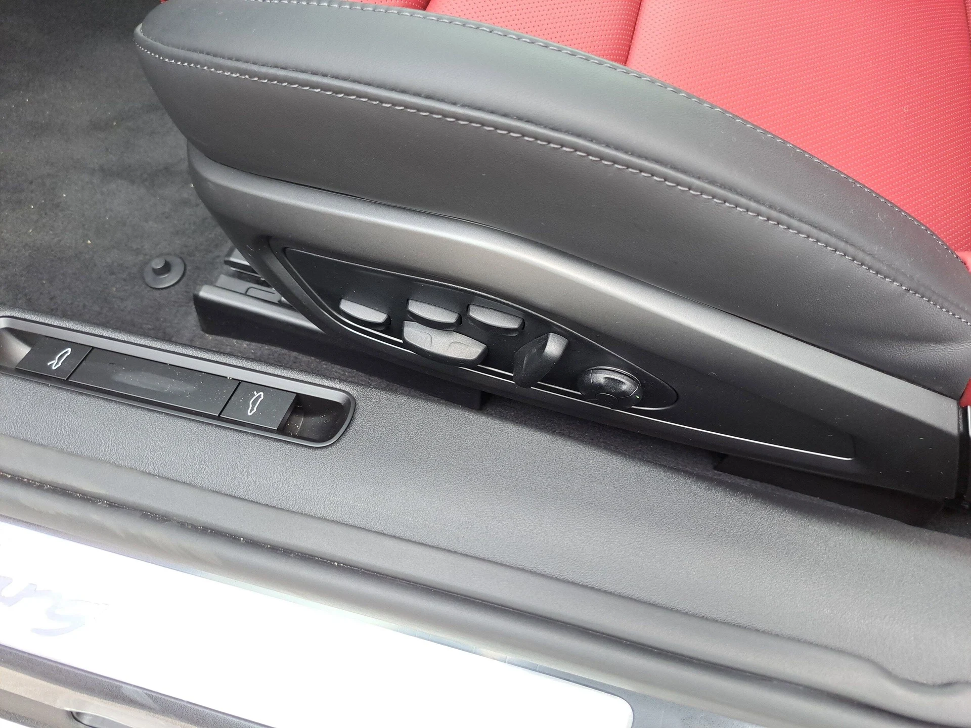 mph019_2173508345_049646af75837c23ff909be8e5edf8ccx_cba16b78b5