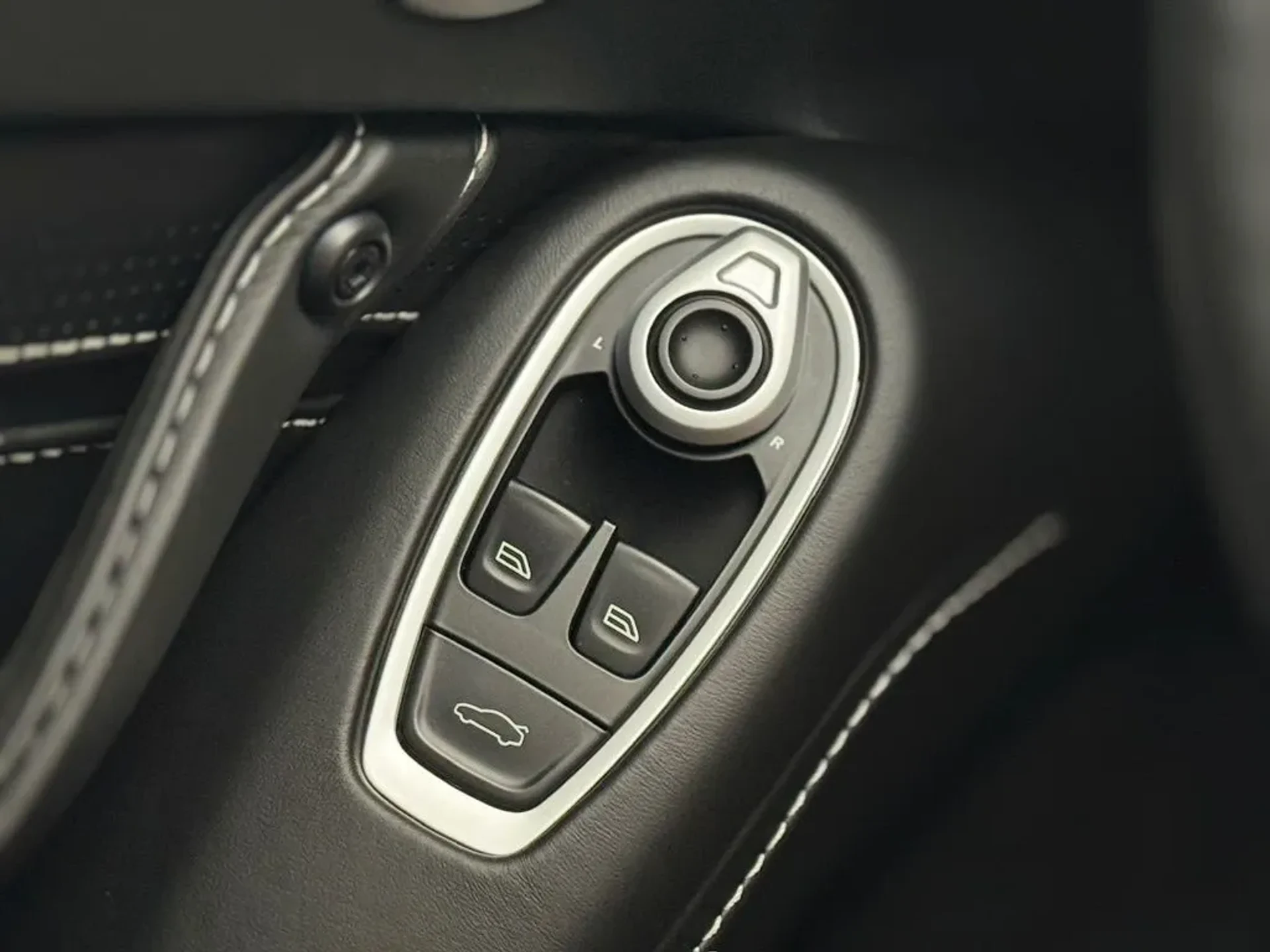 mph019_2175226788_ybz1xsg1wubdgx1cy3segc9picws_b16c1365b8