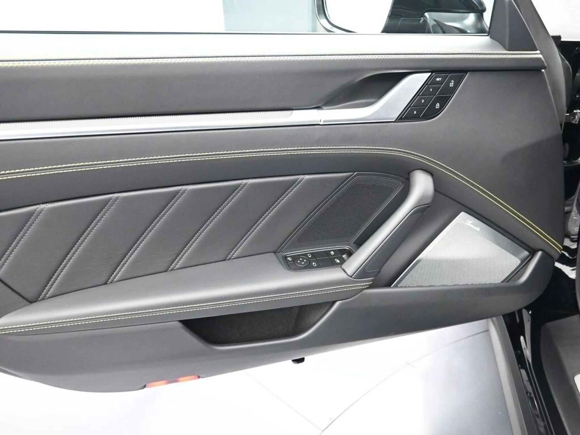 mph019_2178343193_5de7dffed10faf5616e552cf19b5202ax_cc1f40187c