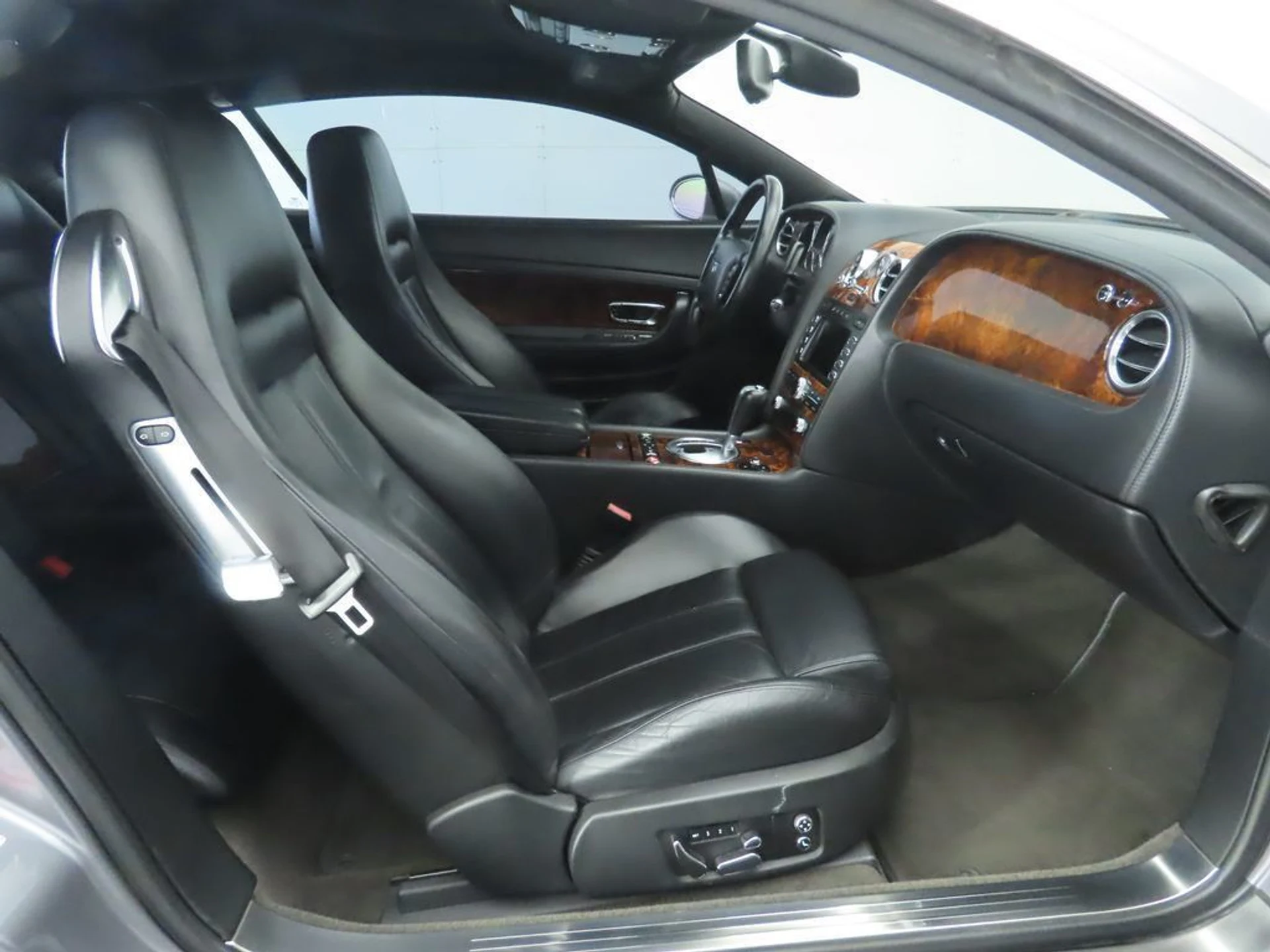 mph019_2196105429_used_2005_bentley_continental_2drcoupegt_8119_22978544_20_1024_c32596cf62