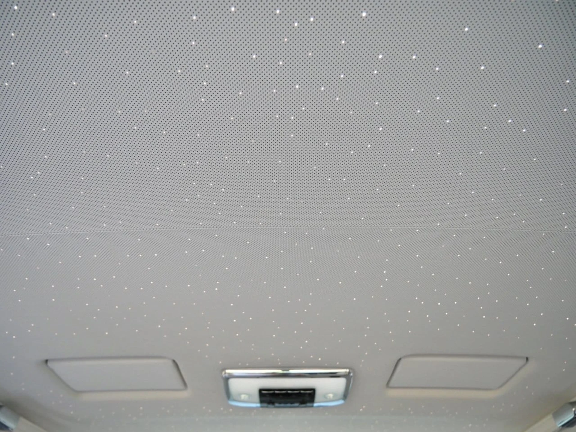 mph019_2196754345_cf29b2233978f63a8b58593a2dcfd369x_e3f97c136f