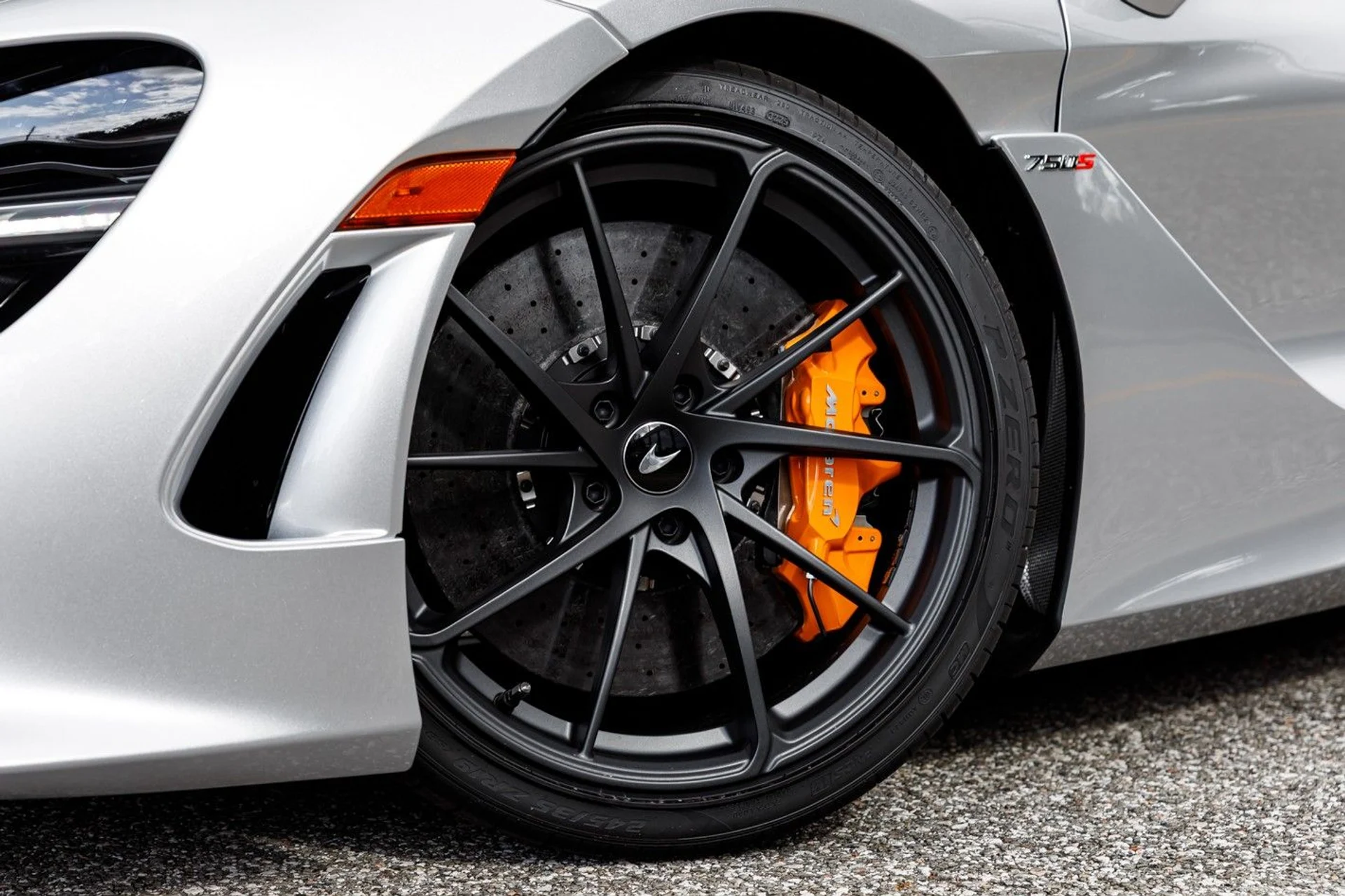 mph019_2205060573_633_p20_l_11f7685609