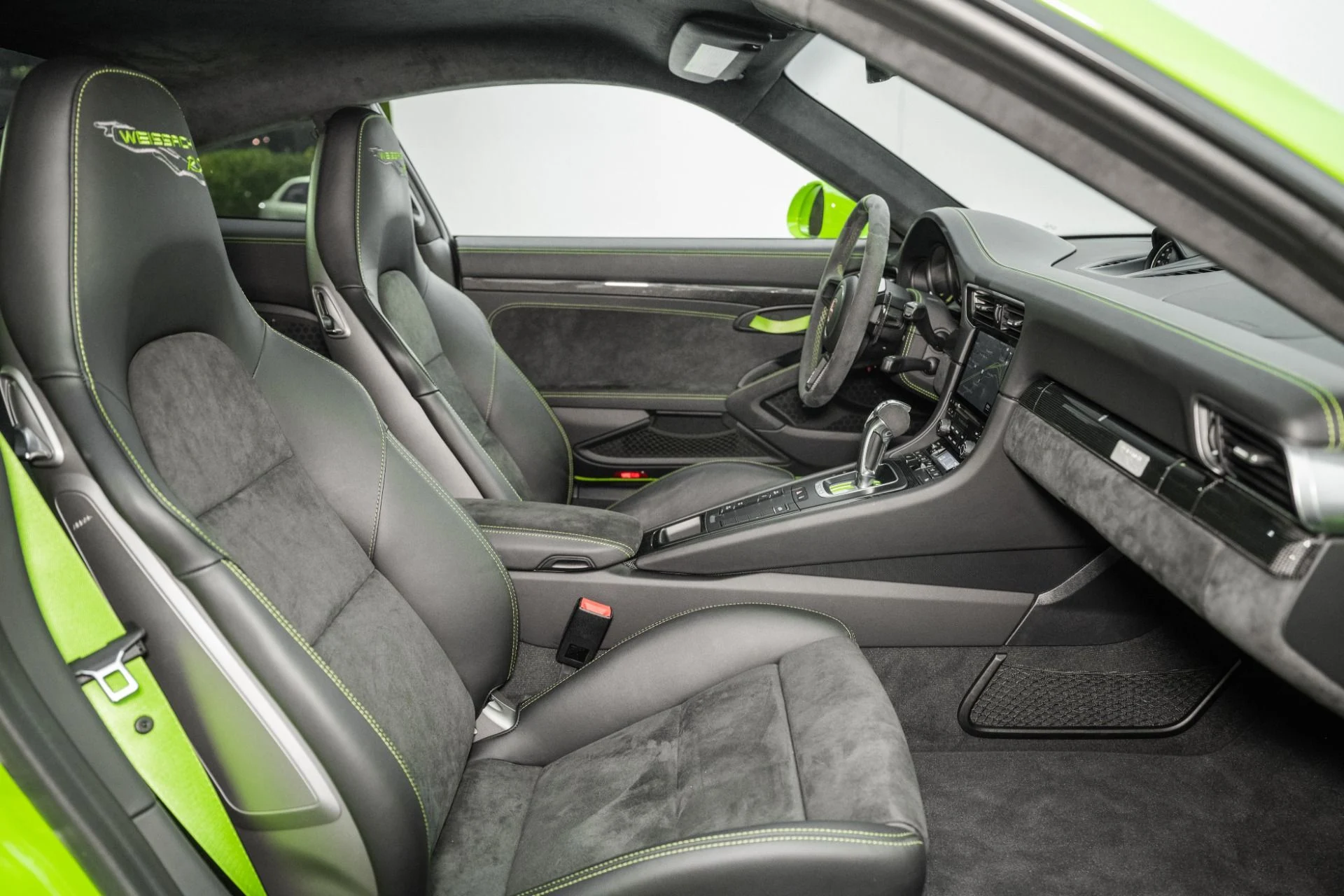 mph019_2206743660_Used_2019_Porsche_911_GT_3_RS_1761058034_7d1ea8531a