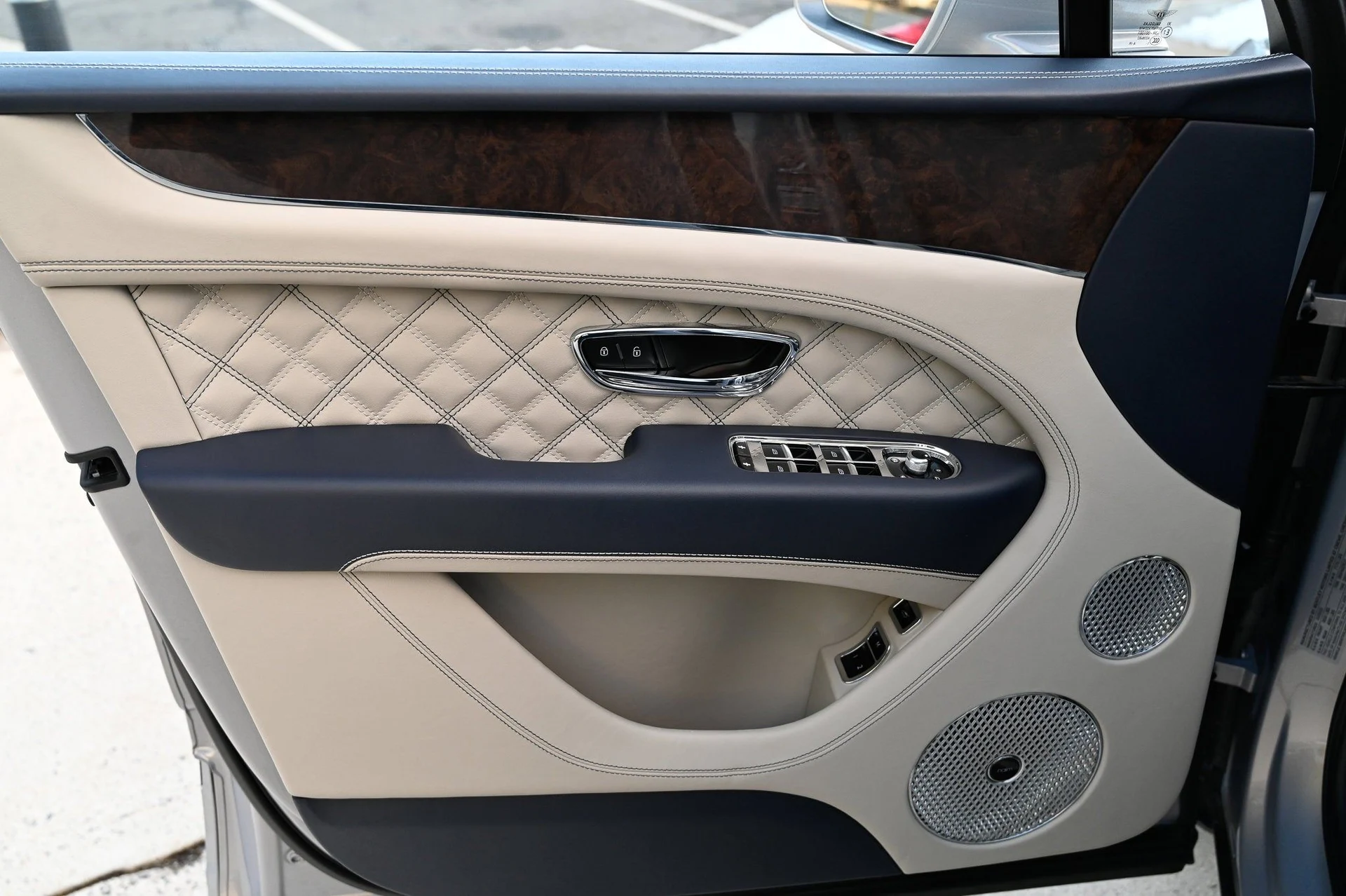 mph019_2209009745_09af56da31104d0fa23798a0dc95918a_4a0b0612b2