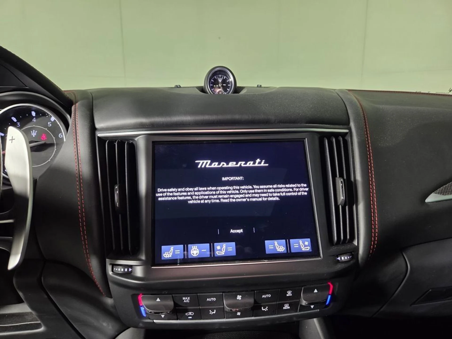 mph019_2221429498_27be6096c8079aee6360433dae728aad_05f2d0d0c0