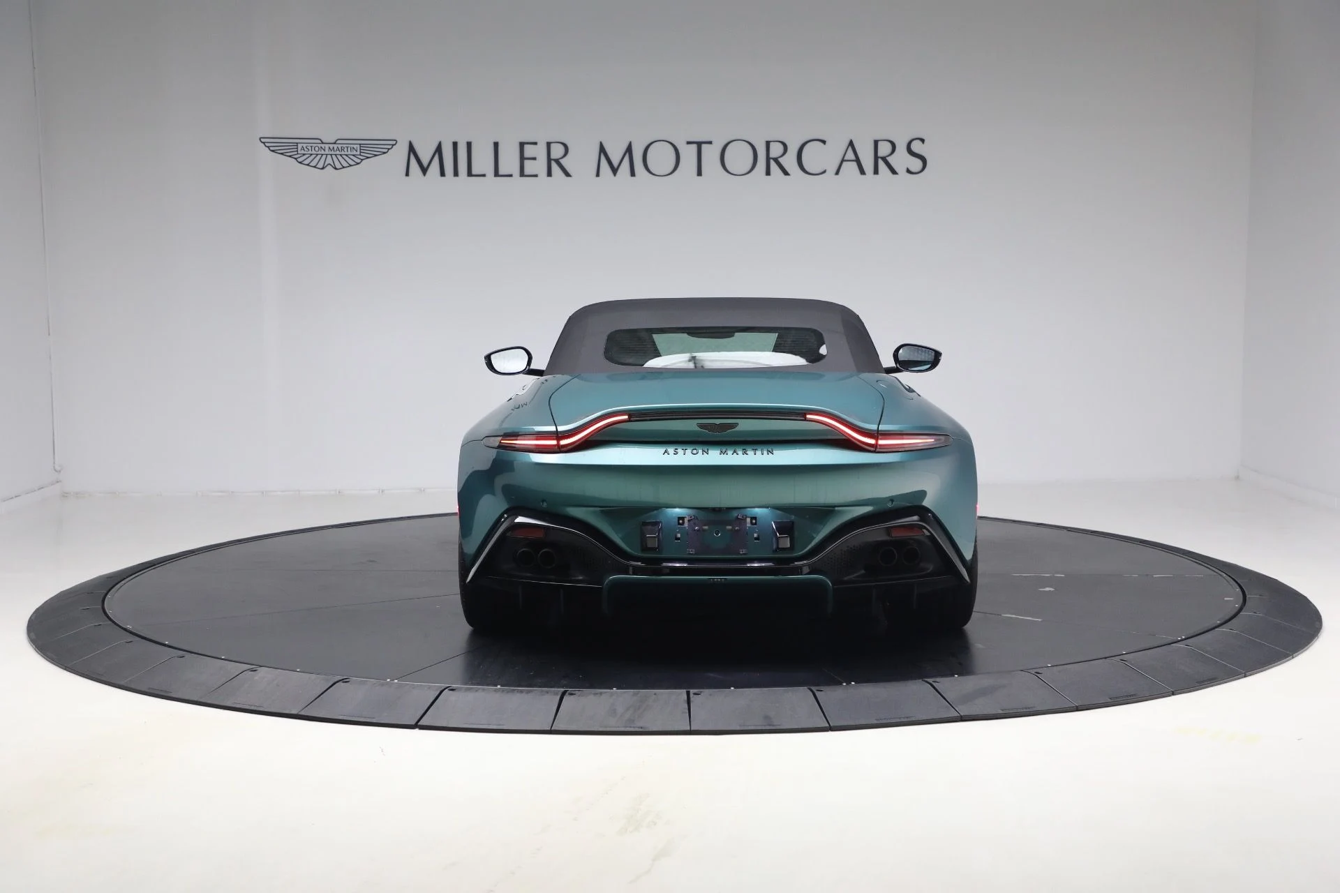 mph019_2227041974_Used_2023_Aston_Martin_Vantage_V8_1791917155_37656f67dc