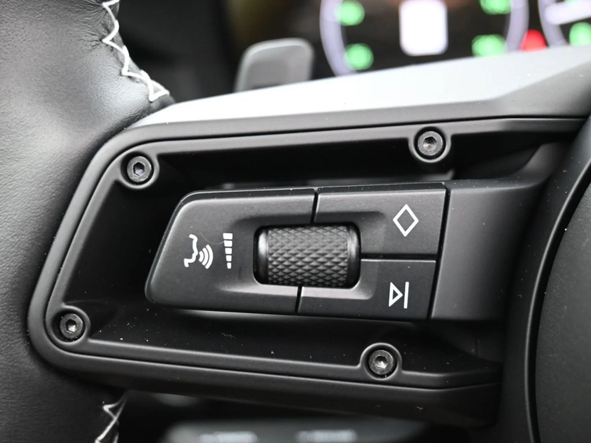 mph019_2227352756_e94740ceec9bc880c76af260e3dbb43e_e9e93bfd10