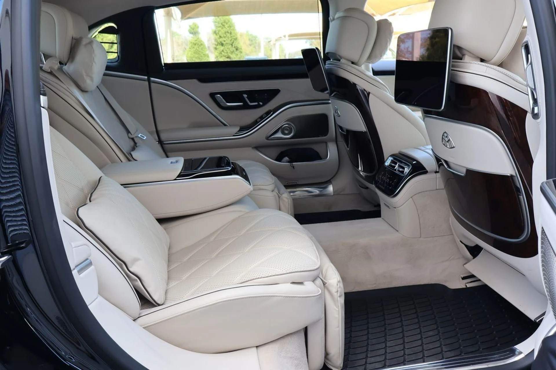 mph019_2228679354_20_12d39ca491