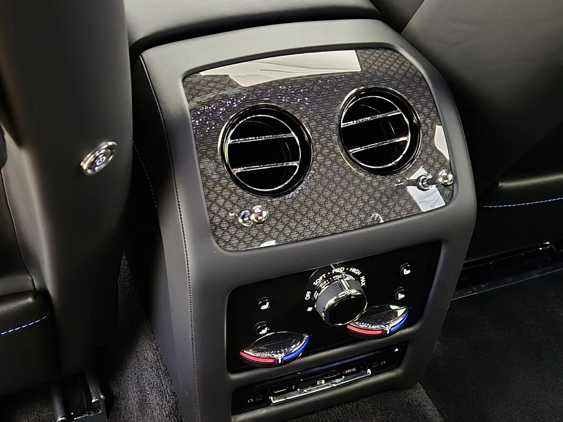 mph019_2229182832_Used_2023_Rolls_Royce_Ghost_1741259141_a14d3f9e61