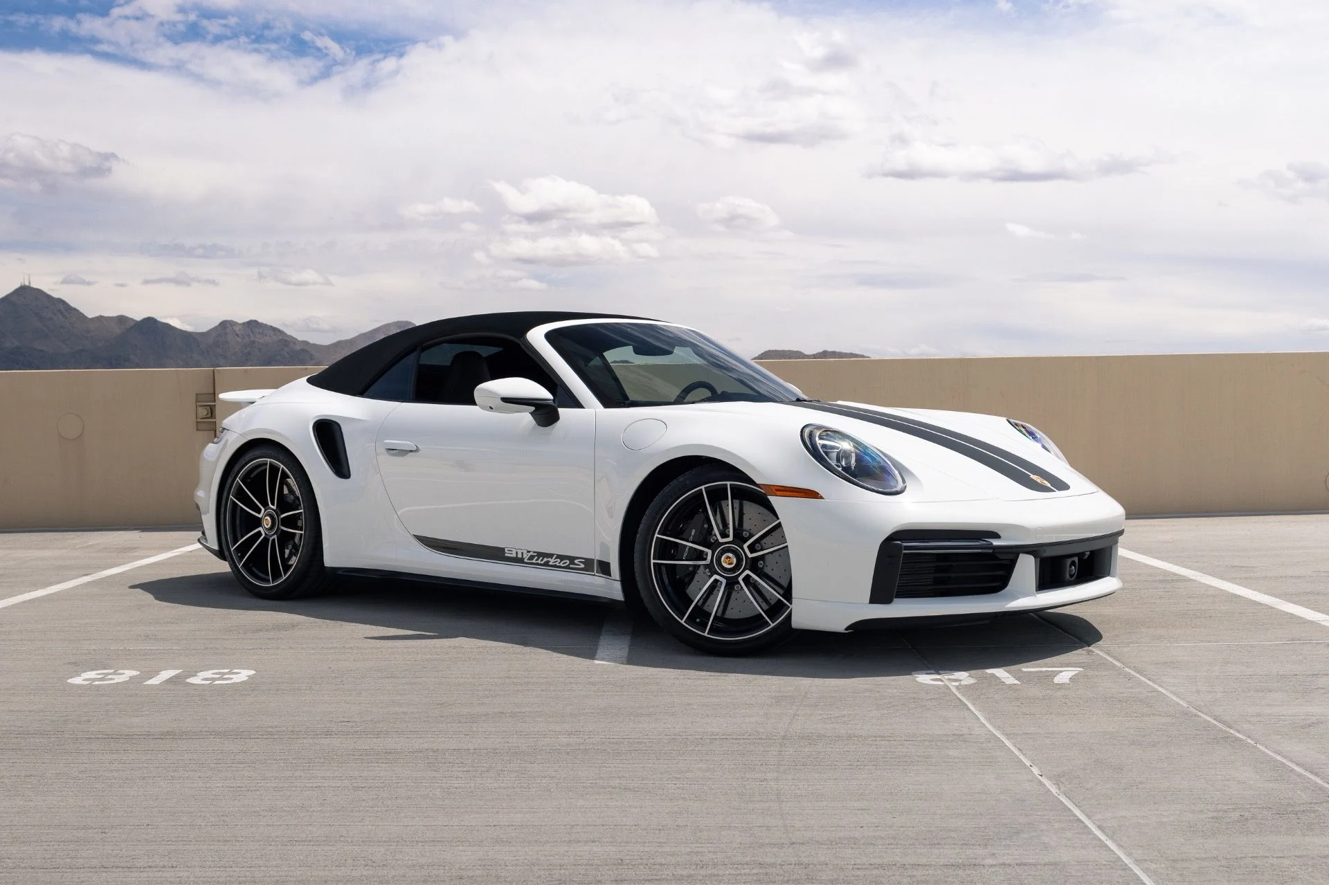 mph019_2239657550_Used_2025_Porsche_911_Turbo_S_1776200682_e12b6af116