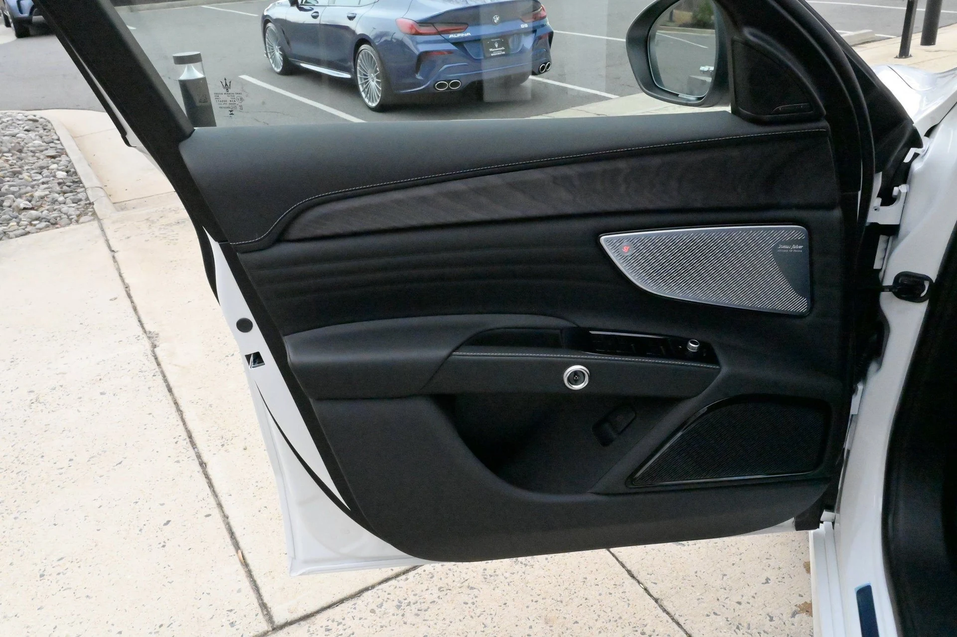 mph019_2249682468_b4c500c8b62f4df7b9eeb5a0292811cc_32a8f8d28b