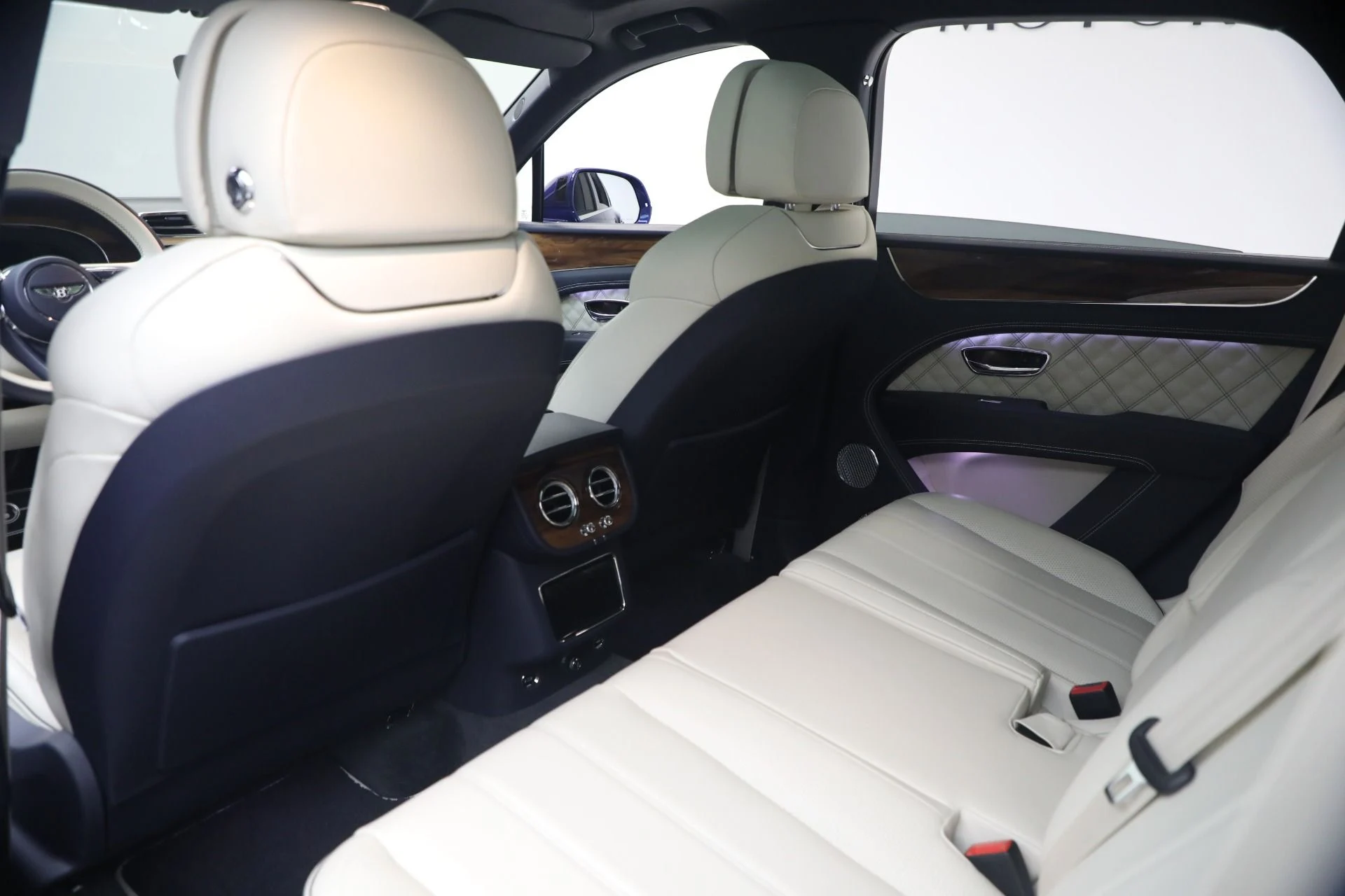 mph019_2251601823_Used_2022_Bentley_Bentayga_V8_1780928741_93334733aa