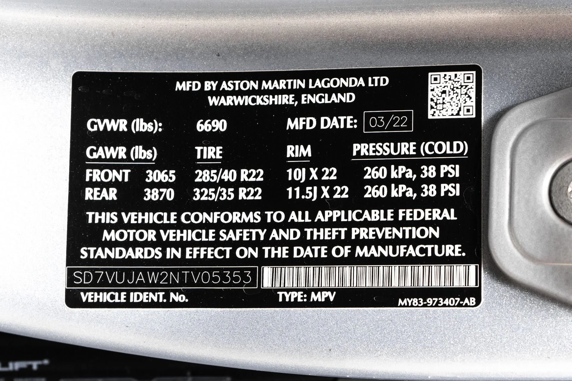 mph019_2263979734_Used_2022_Aston_Martin_DBX_Inspire_Interior_Panoramic_Glass_Roof_1768577426_c2a3faf6d9