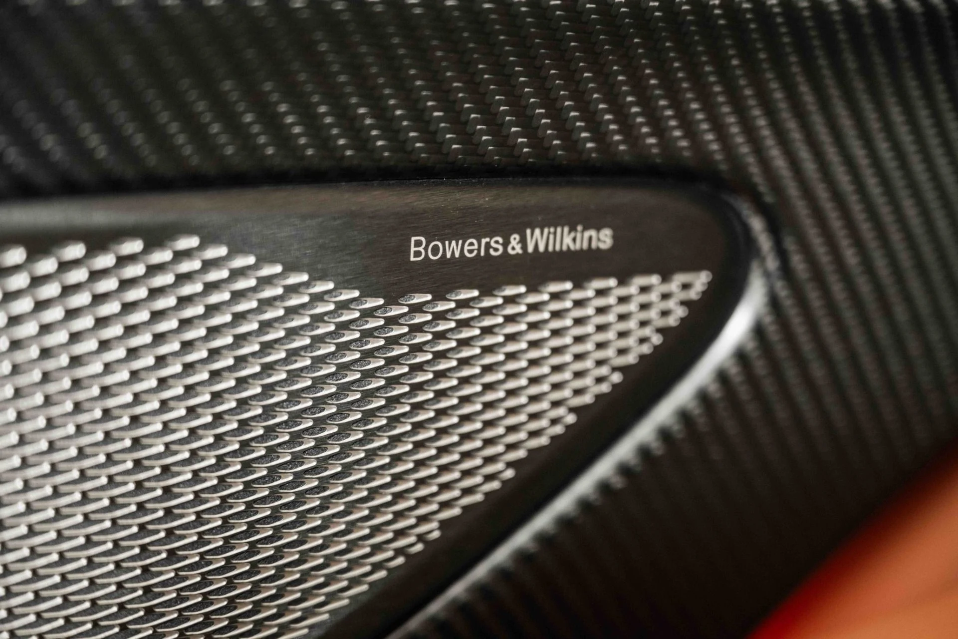 mph019_2268516671_Used_2025_Aston_Martin_DB_12_Volante_1727880982_0141294dbe