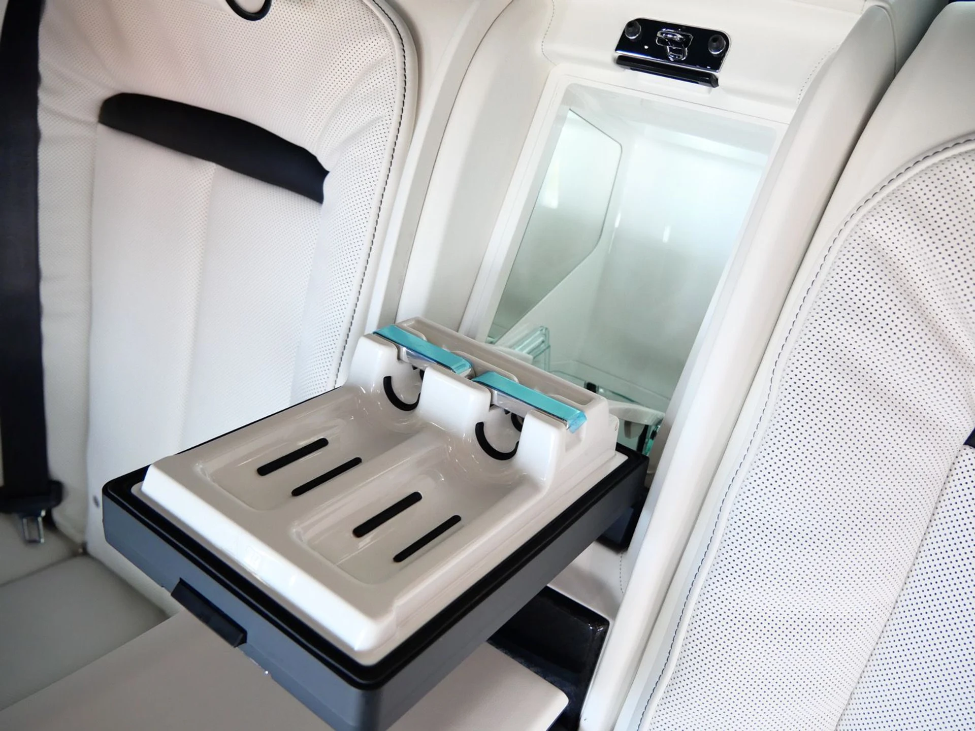 mph019_2269460493_6a27b0d2fbc2f79f9f766c37f74db058x_71427b656b