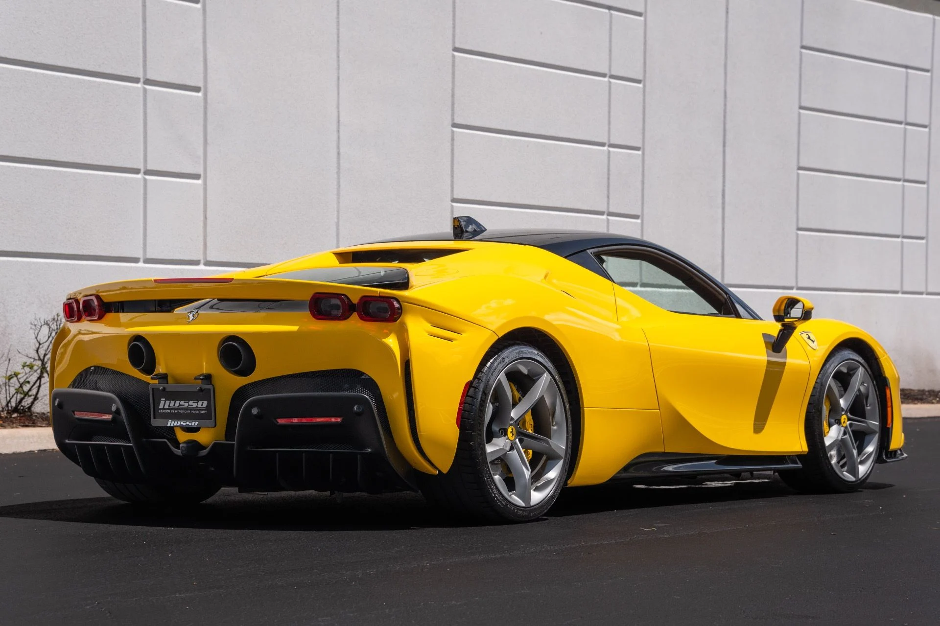 mph019_2272367203_Used_2021_Ferrari_SF_90_Stradale_1779339411_0df41ea6f5
