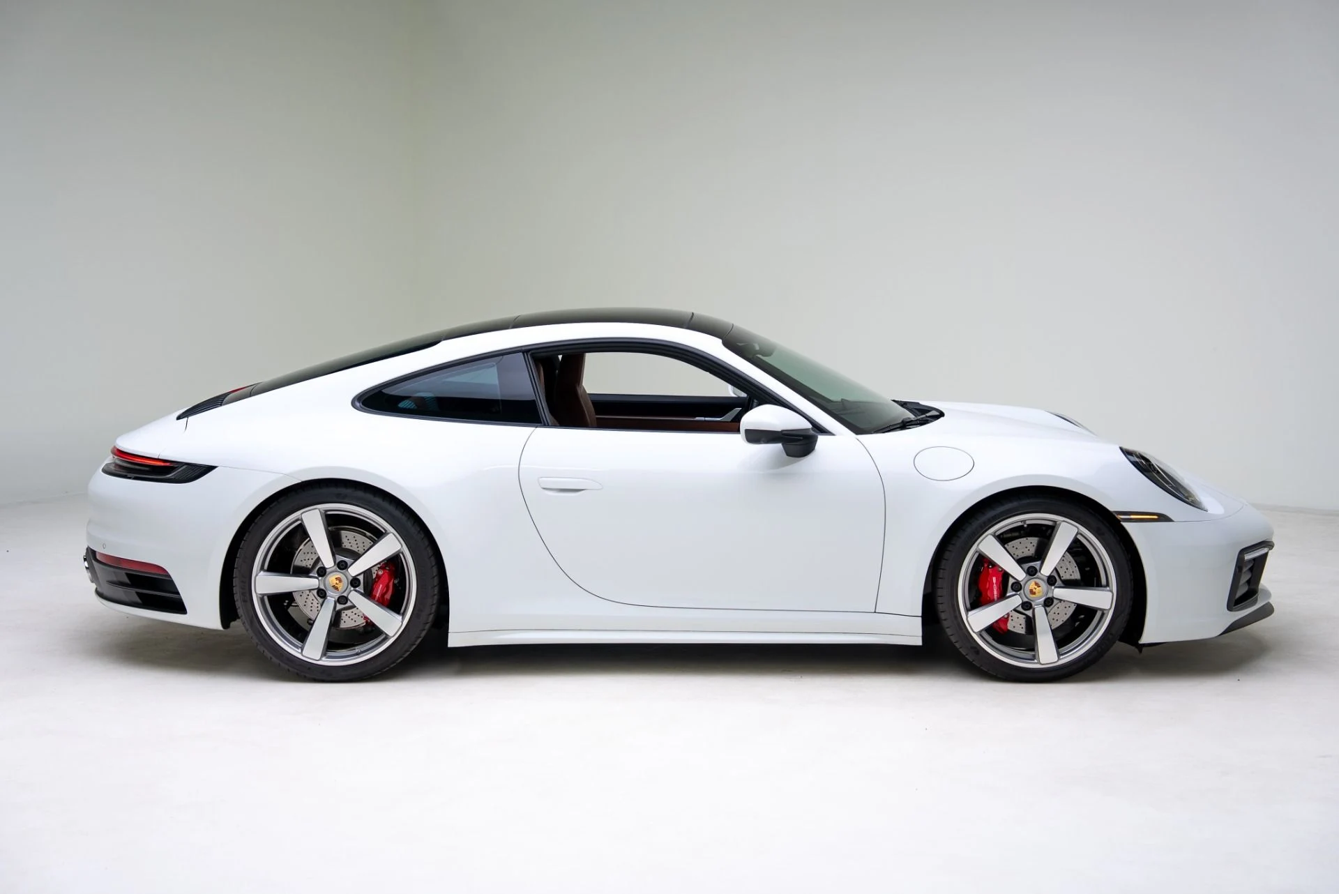 mph019_2275743143_Used_2024_Porsche_911_Carrera_4_S_1768935320_7e8d180238