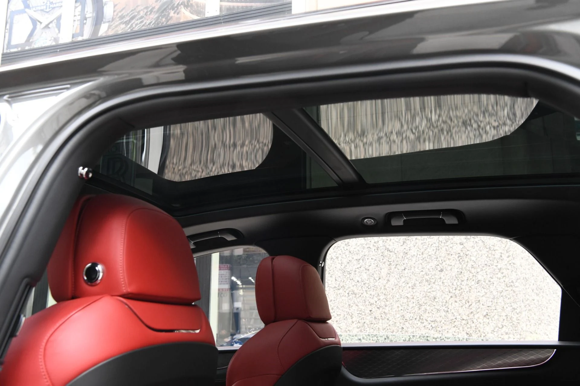 mph019_2276635172_Used_2021_Bentley_Bentayga_V8_1761946591_a49932a4a4