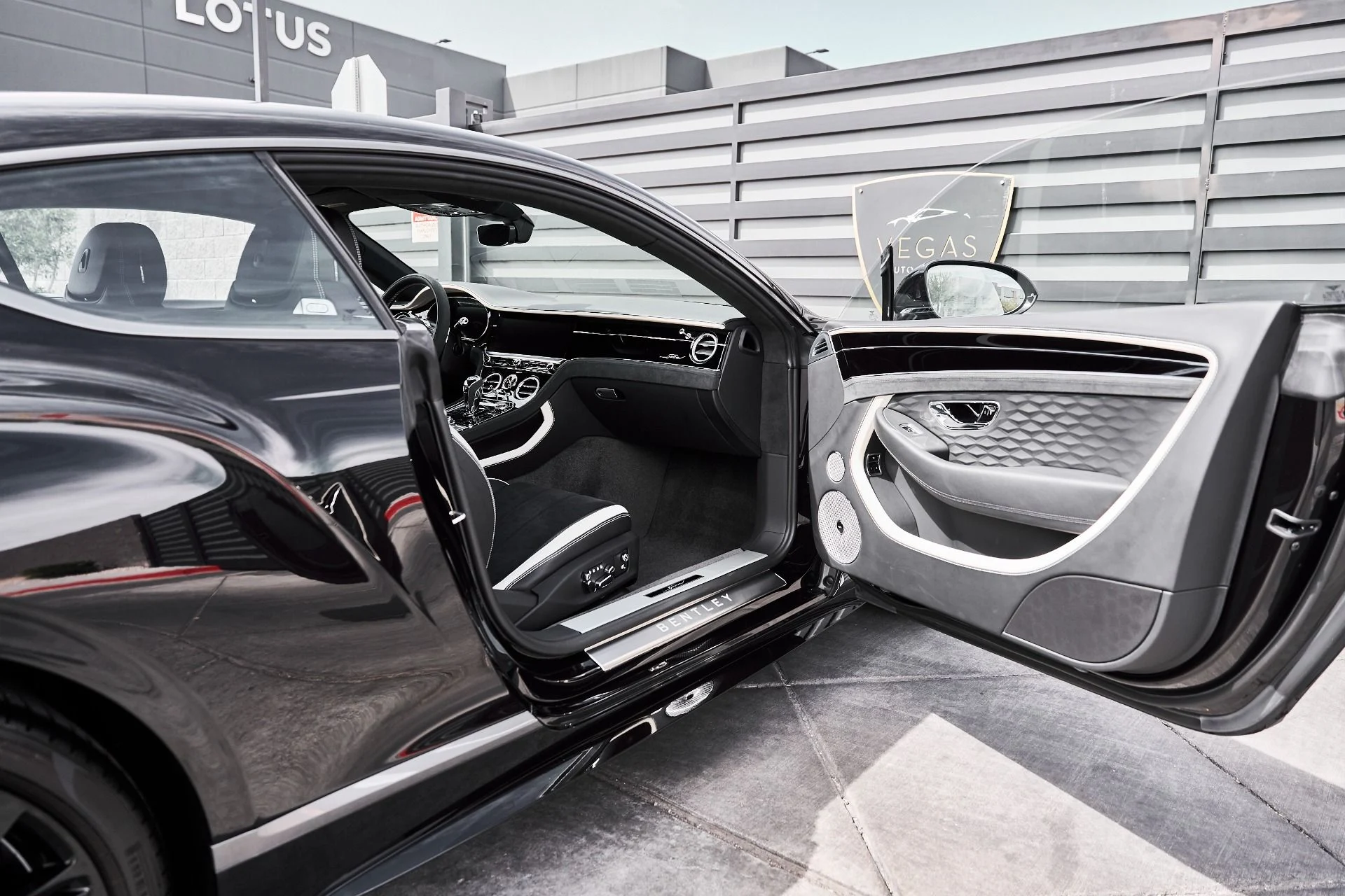 mph019_227665873_Used_2025_Bentley_Continental_GT_Speed_1777077719_5b0353361e