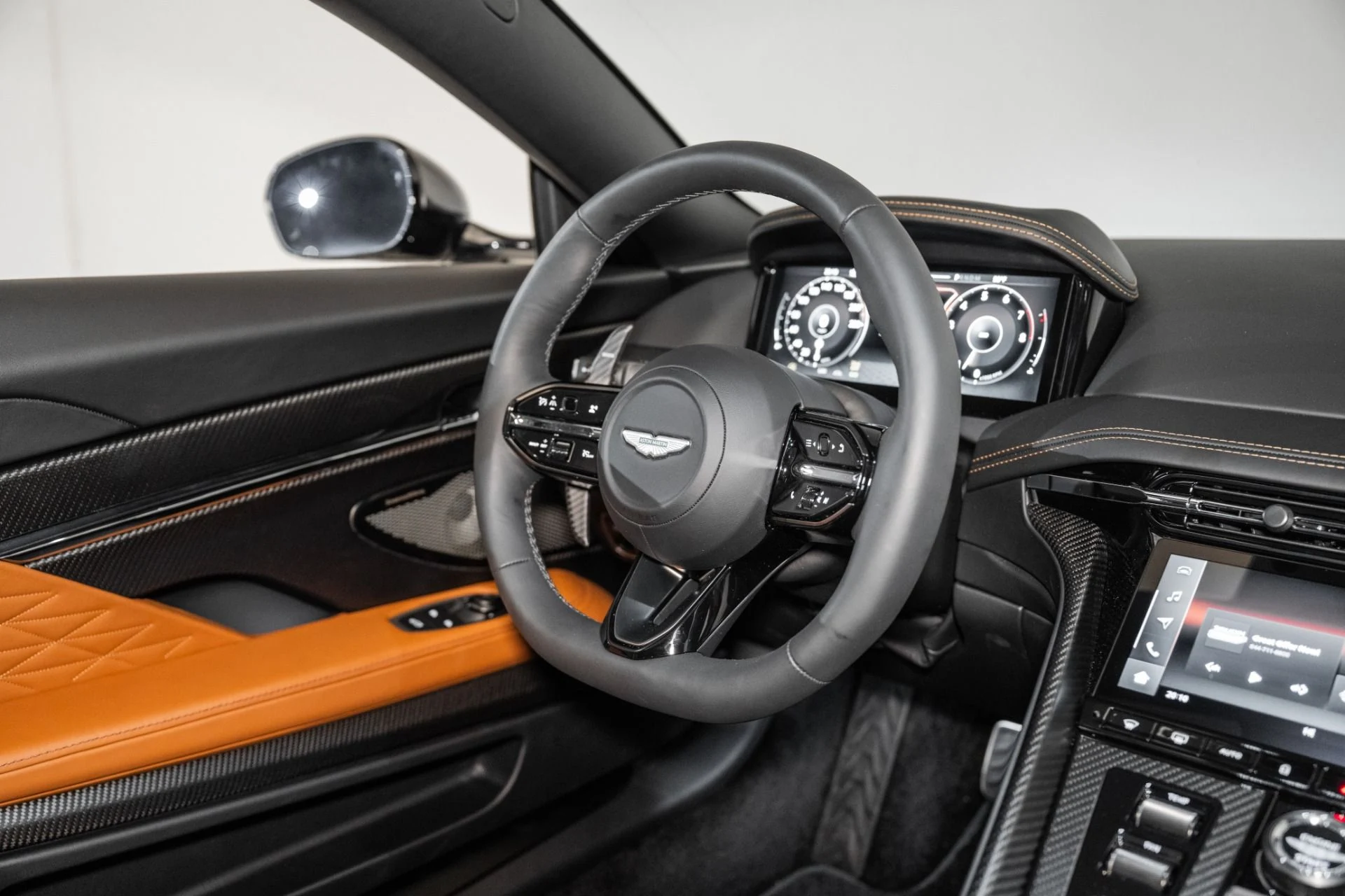 mph019_2288120967_Used_2025_Aston_Martin_DB_12_Coupe_1742566094_01b672cf07