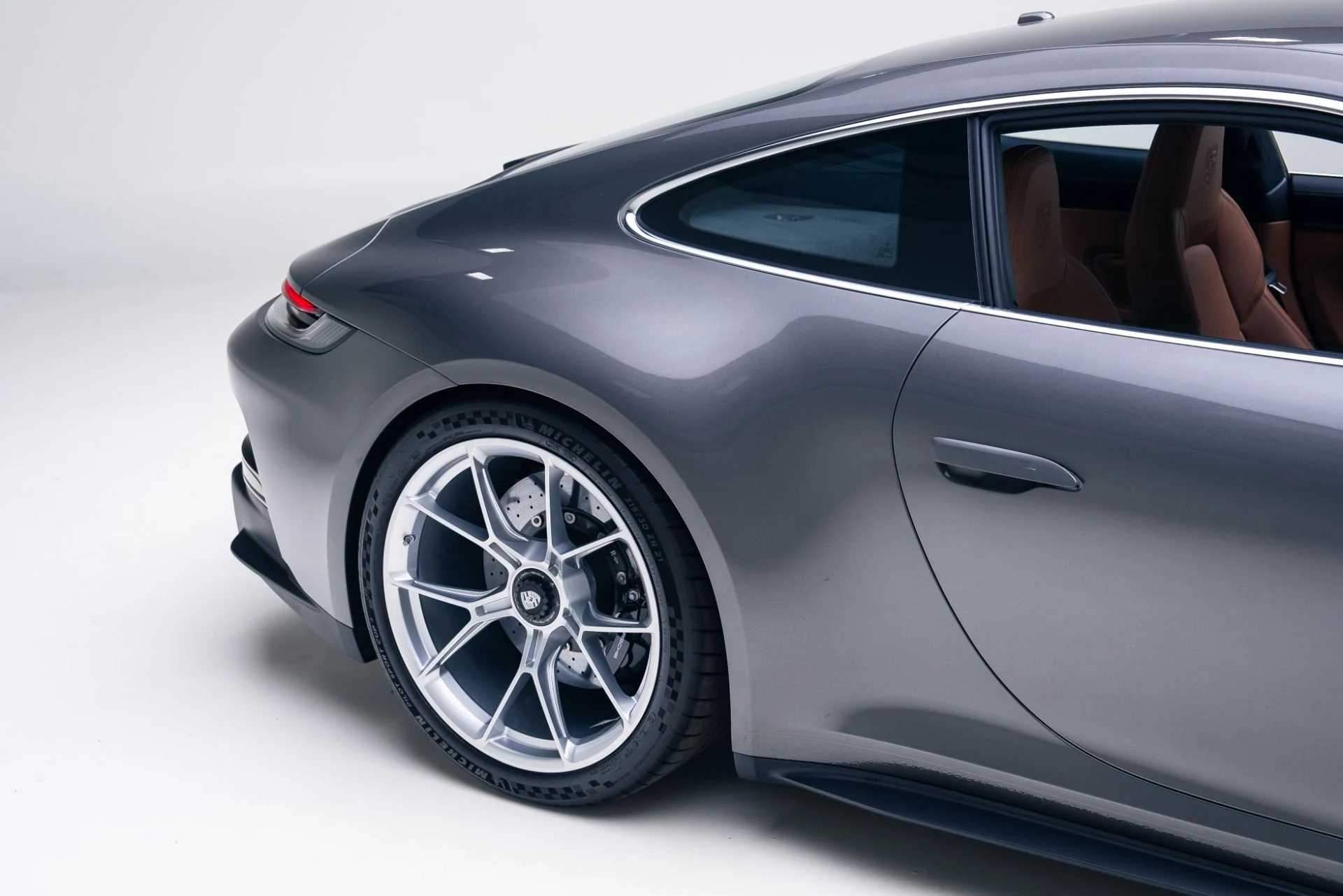 mph019_2303532435_Used_2024_Porsche_911_GT_3_Touring_1765917490_b01602196e