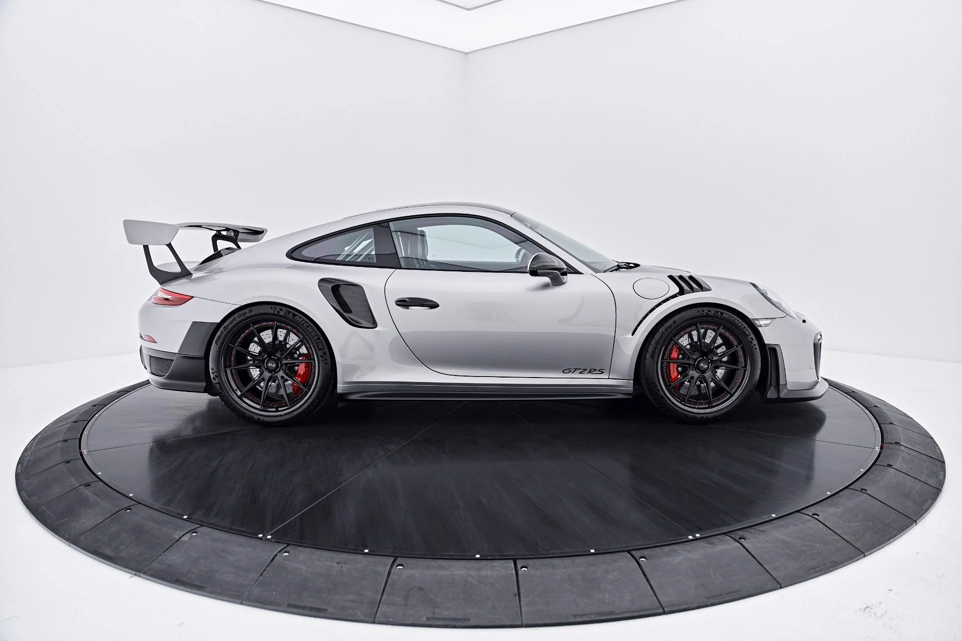mph019_230589791_Used_2019_Porsche_911_GT_2_RS_1788559174_b7738a7249