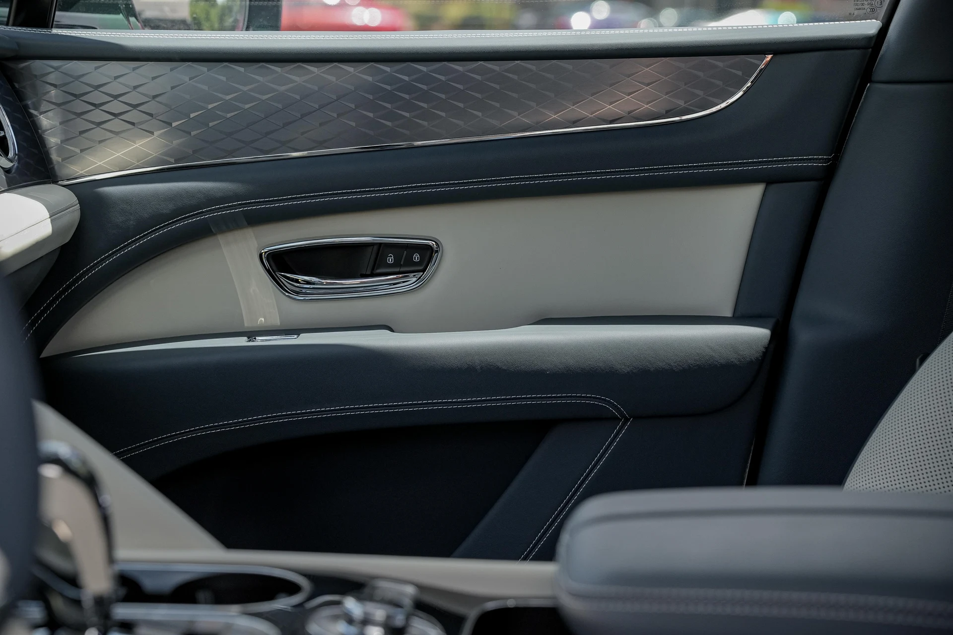 mph019_2309659882_Hi_Tech_Luxury_Imports_LLC_SJAAT_2_ZV_3_SC_030389_image_19_68f5ca4f70