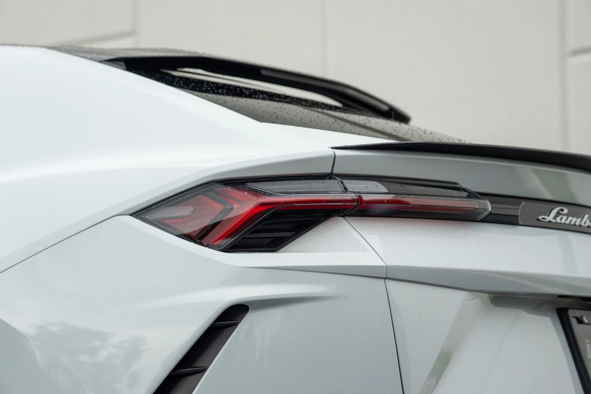 mph019_2310083826_Used_2022_Lamborghini_Urus_1758159745_2821546a7b