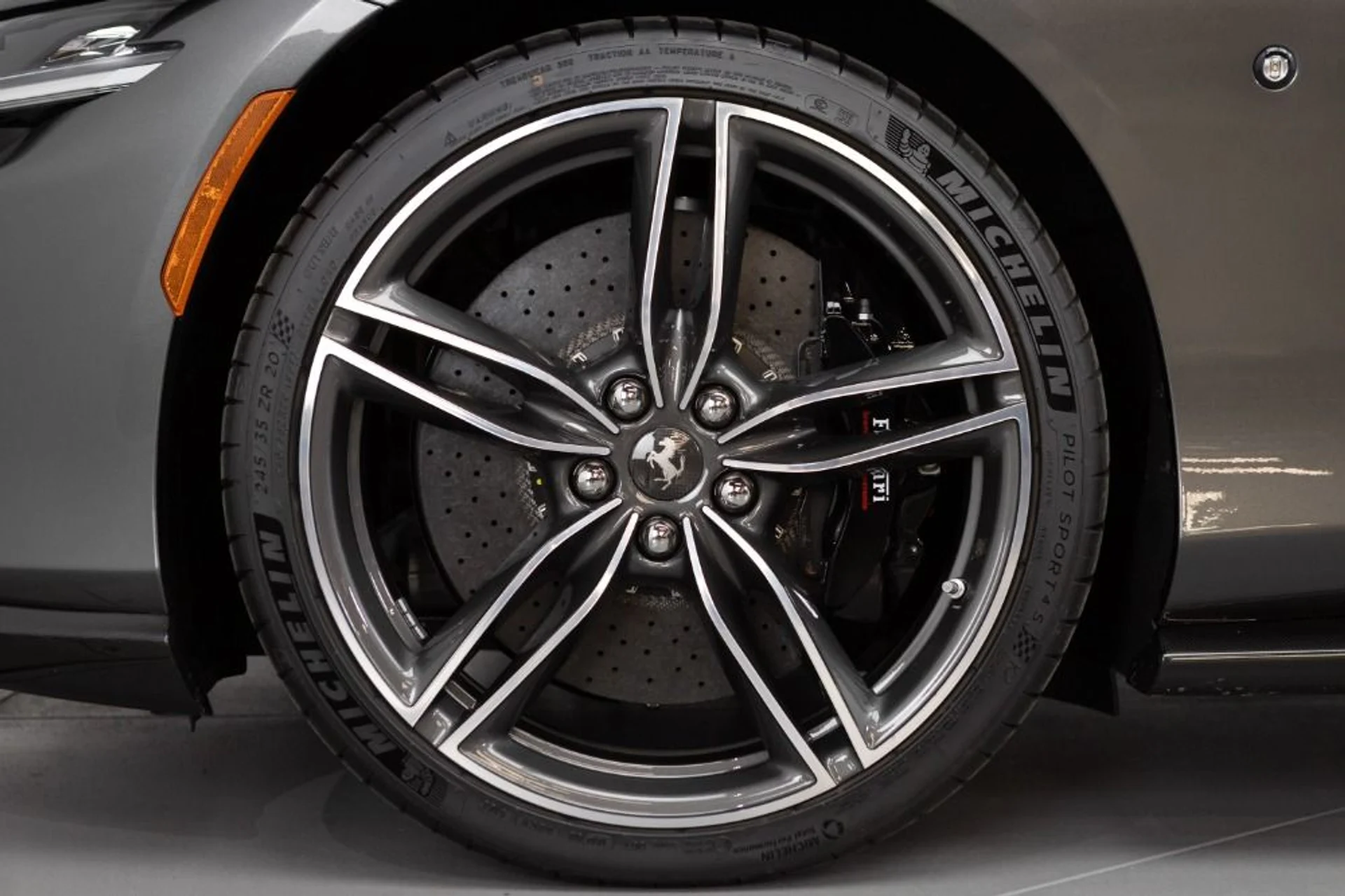 mph019_2311644010_Used_2024_Ferrari_Roma_Spider_601a913415