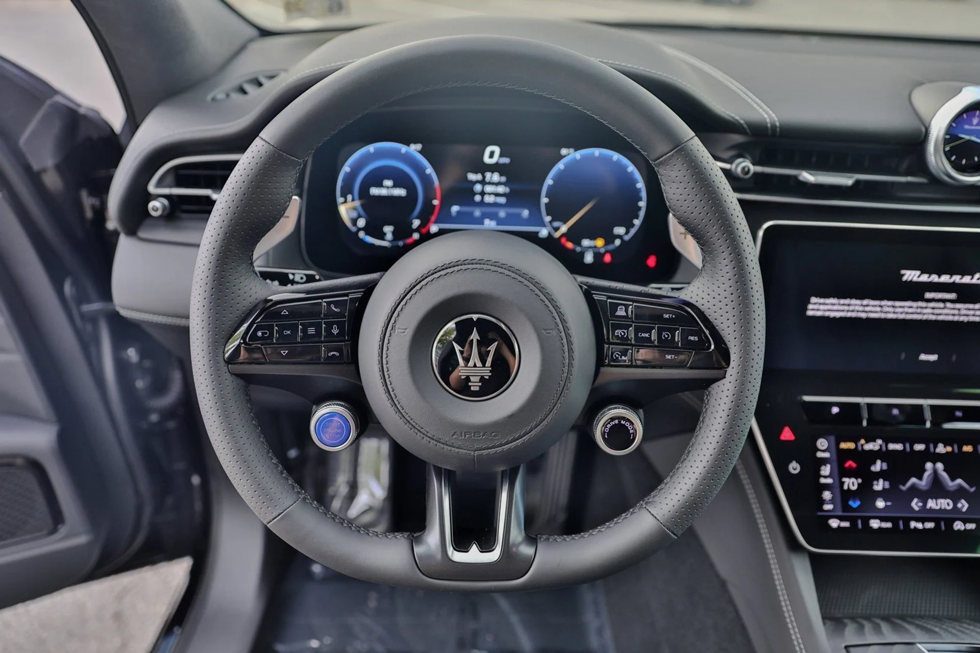 mph019_2311889999_a8cfb122f8b74341a3de652bf00b548d_ab86b762bf